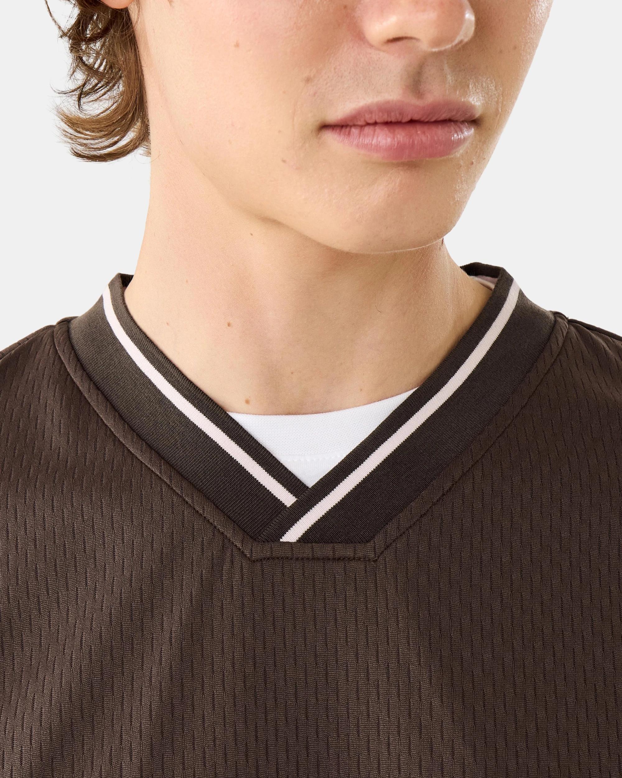 8 Mesh Boxy V-Neck T-shirt Brn Sports, 8 of 8