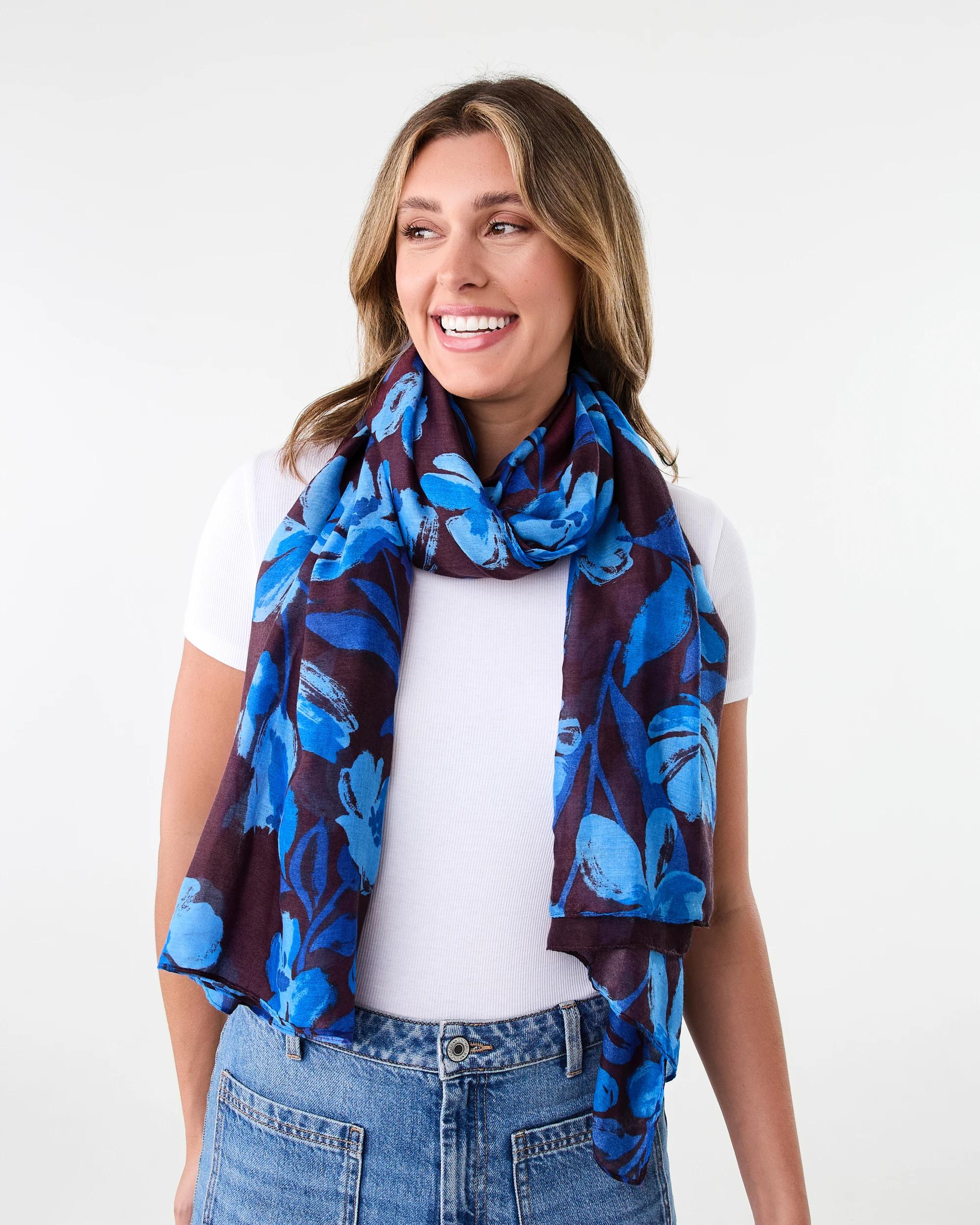 3 Large Lightweight Scarf Blue Flwr, 3 of 3