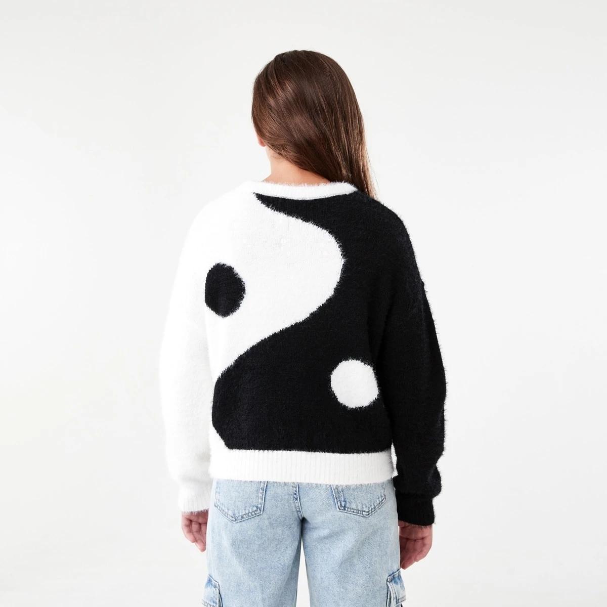 2 Jacquard Knit Top Yin Yan, 2 of 8