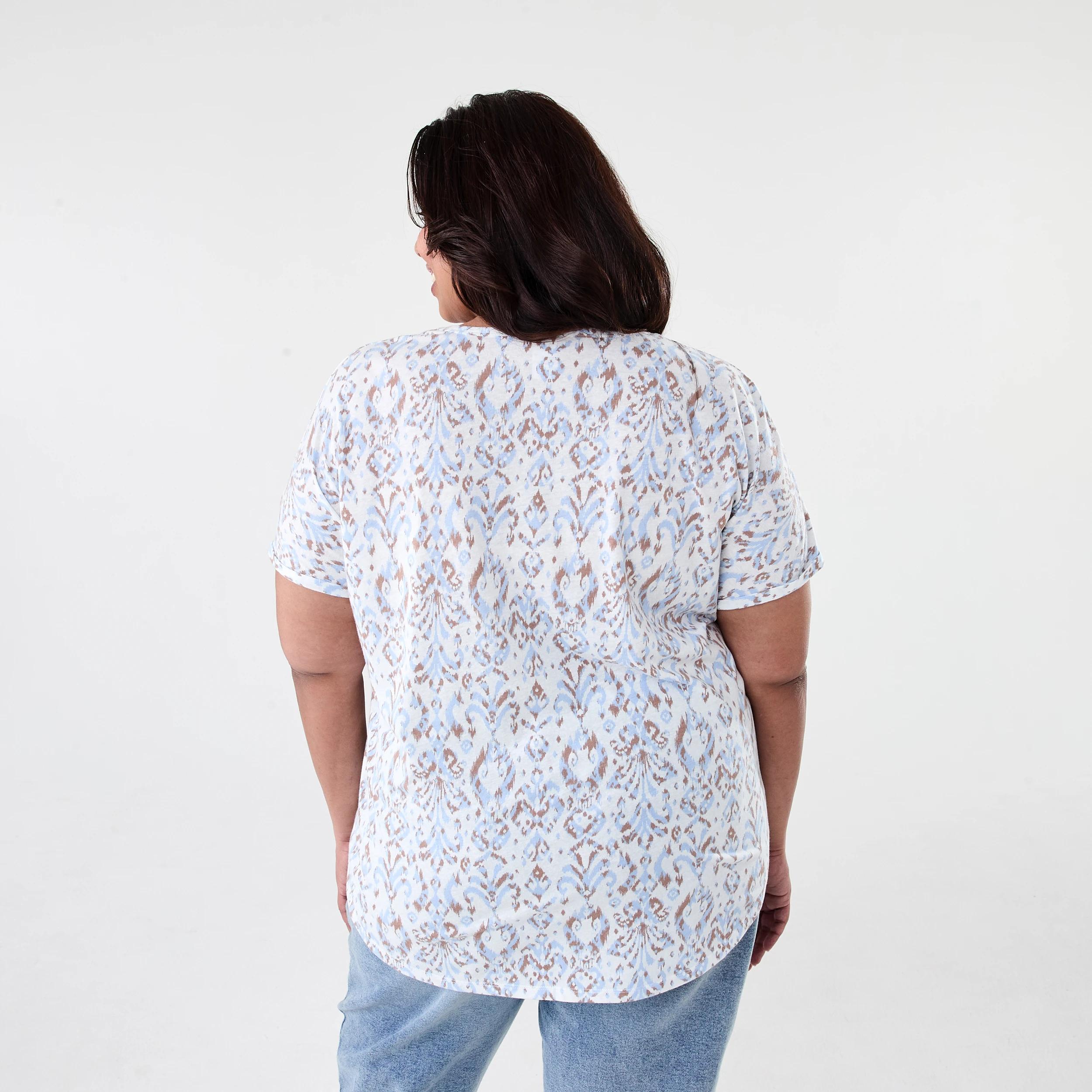 3 Curve Short Sleeve Print V-neck T-shirt Ikat, 3 of 6