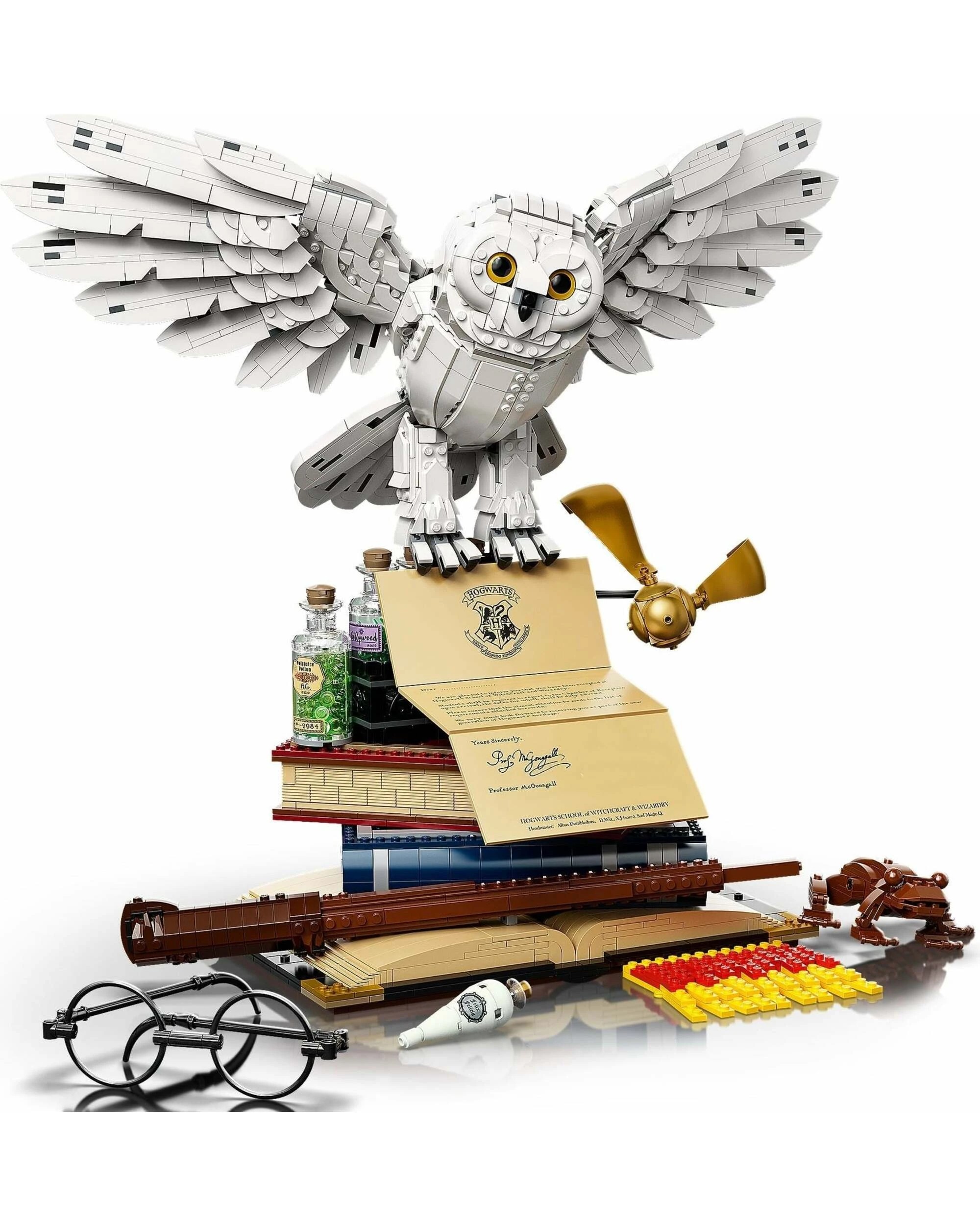 2 LEGO Harry Potter Series 76391 Hogwarts Icons - Collectors' Edition, 2 of 5