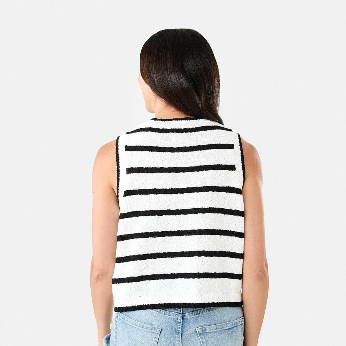 3 Contrast Button Vest Blck Strp, 3 of 8