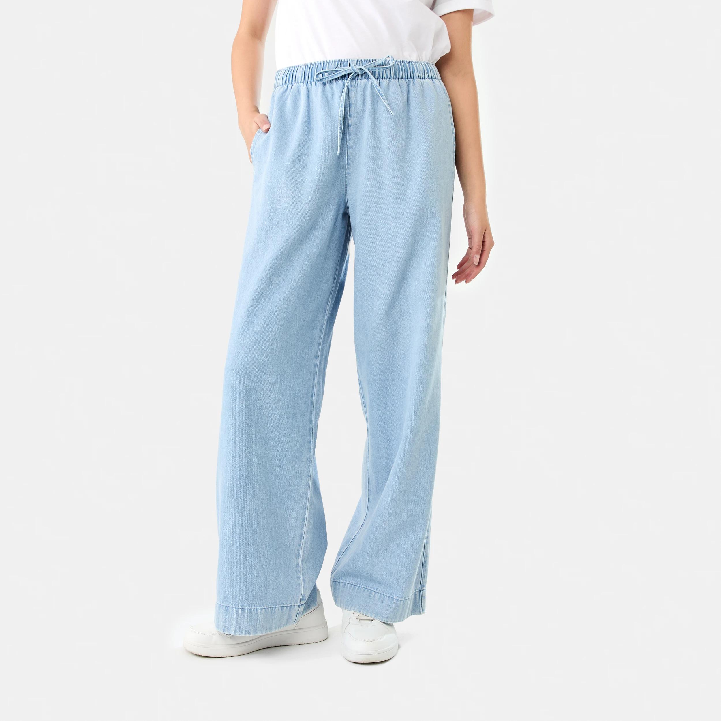 1 Comfort Wide Leg Jeans LIGHT DENIM WASH, 1 of 9