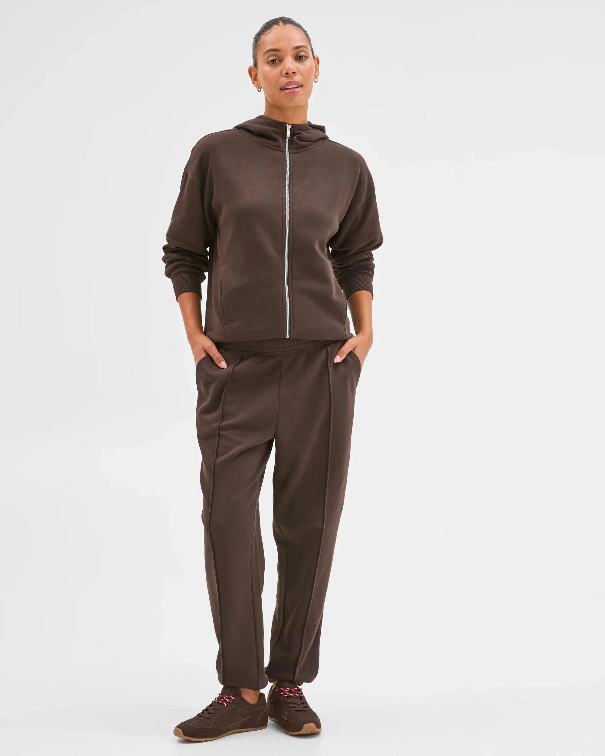 1 Target Woman Australian Cotton Blend Fleece Trackpants COCOA/PINTUCK, 1 of 4