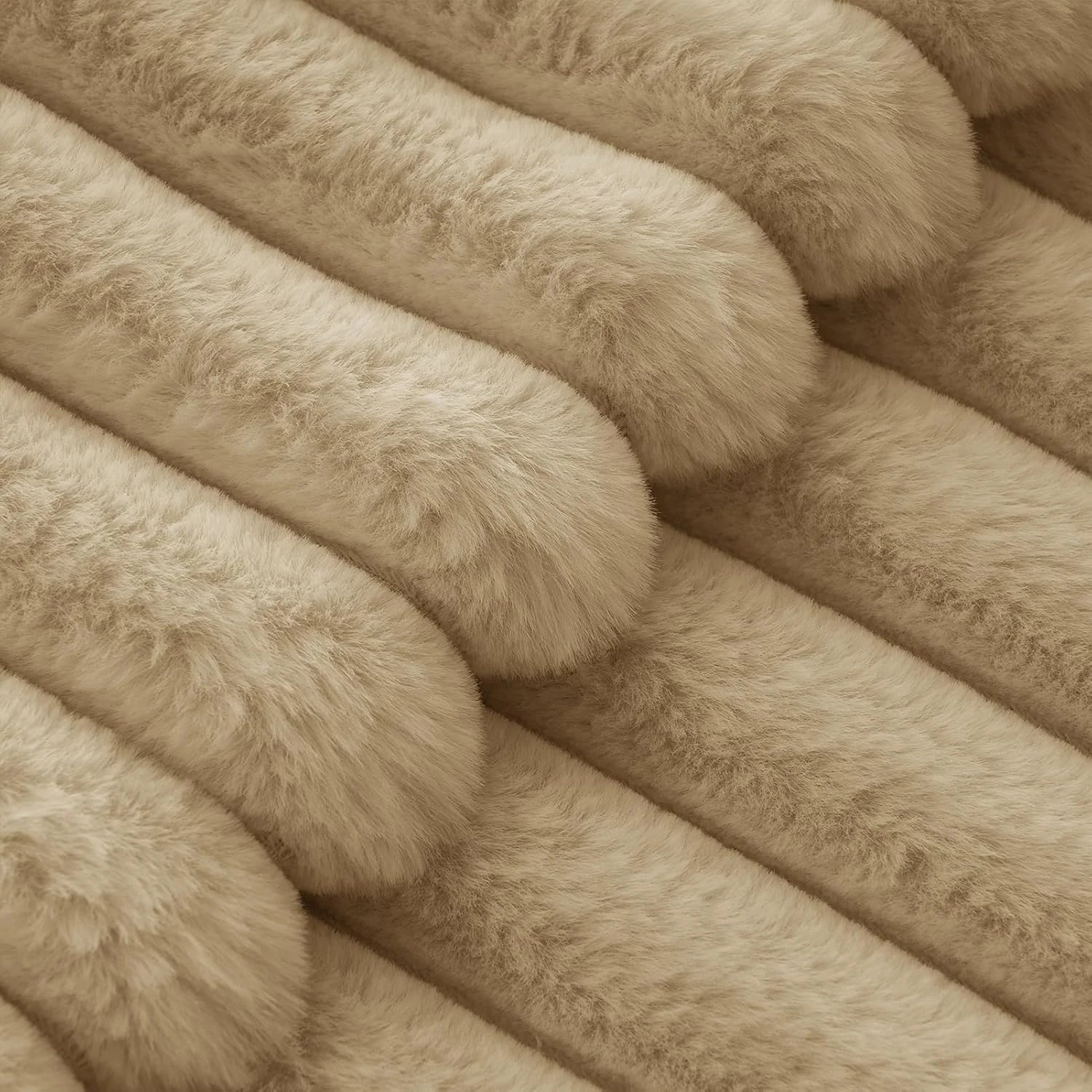 3 Gioia Casa 2-Pack Faux Fur Cushion Covers Soft 30x50cm - Natural, 3 of 3