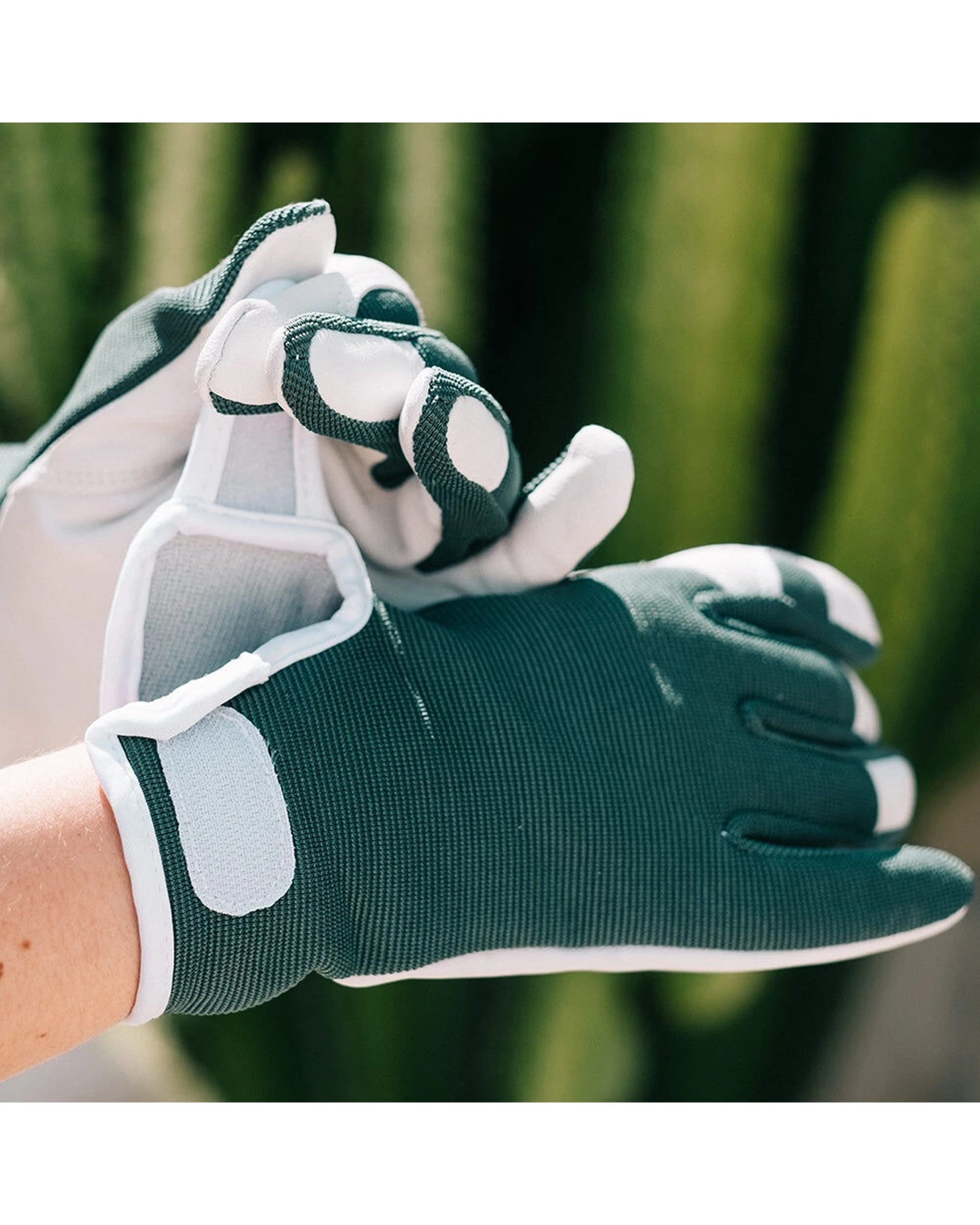 2 Annabel Trends 2pc Second Goat Skin Gloves Unisex 25x11cm Smokey Pine - Green, 2 of 3