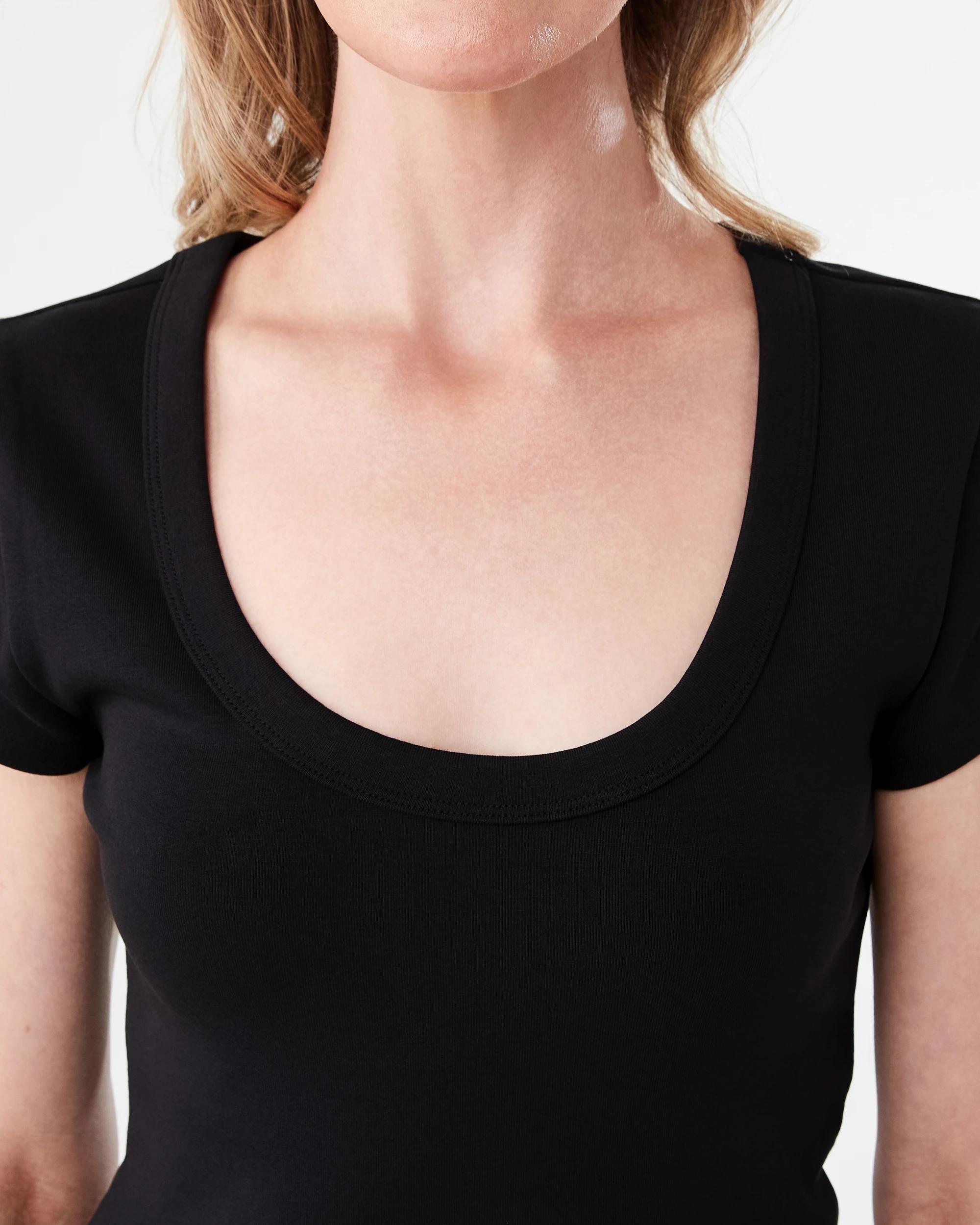 5 Short Sleeve Elevated Scoop Neck T-shirt Black, 5 of 5