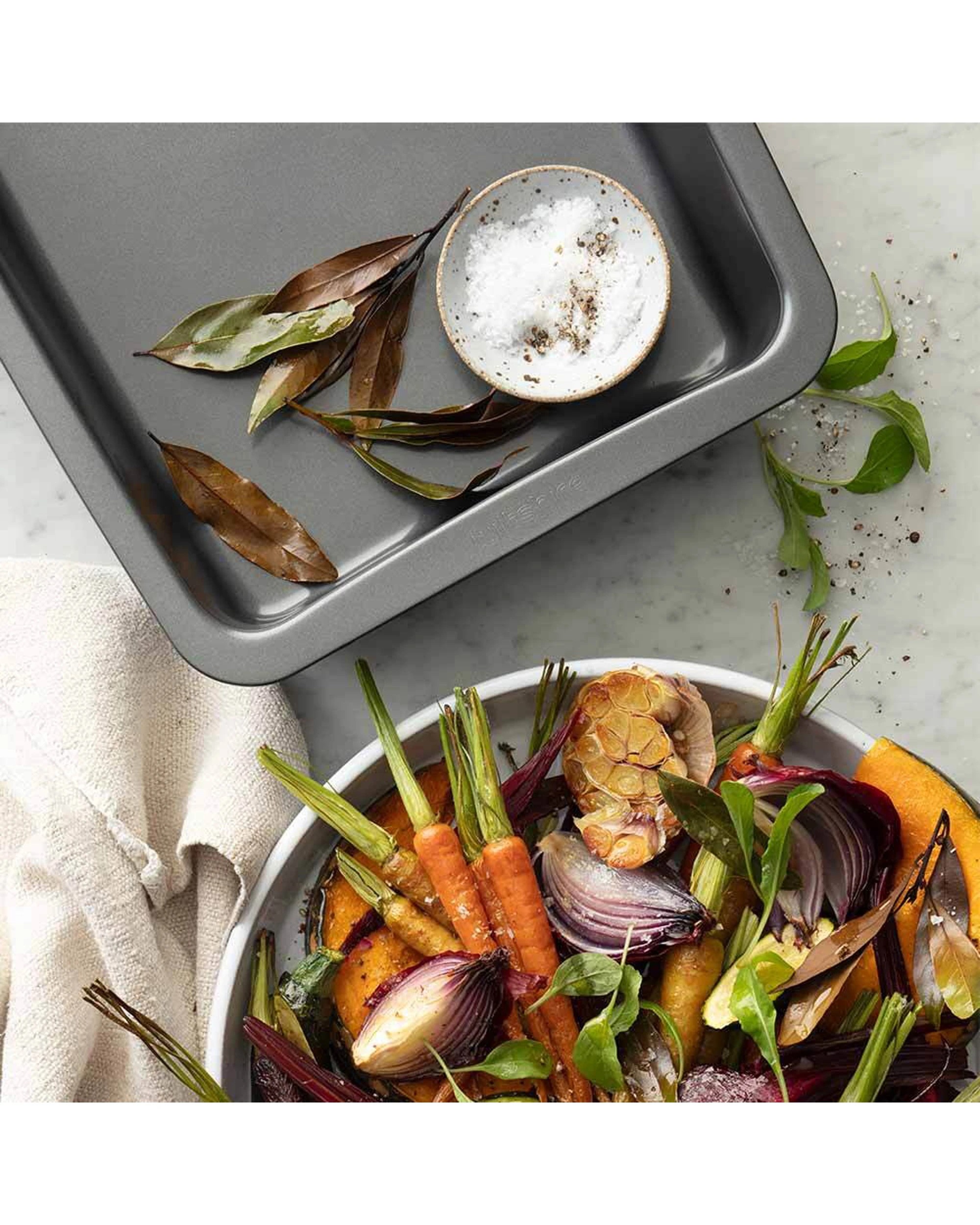3 Wiltshire Easybake Baking Kitchen Pan Tin Rectangle 33x23cm - Black, 3 of 3
