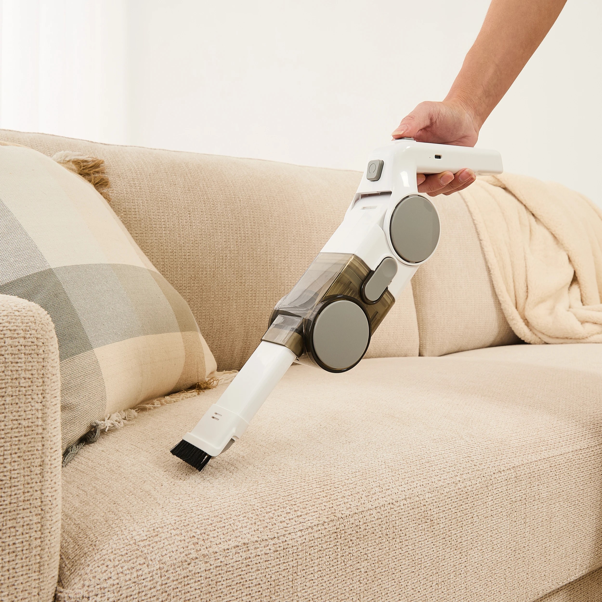 1 Foldable Handheld Vacuum Cleaner, 1 of 9