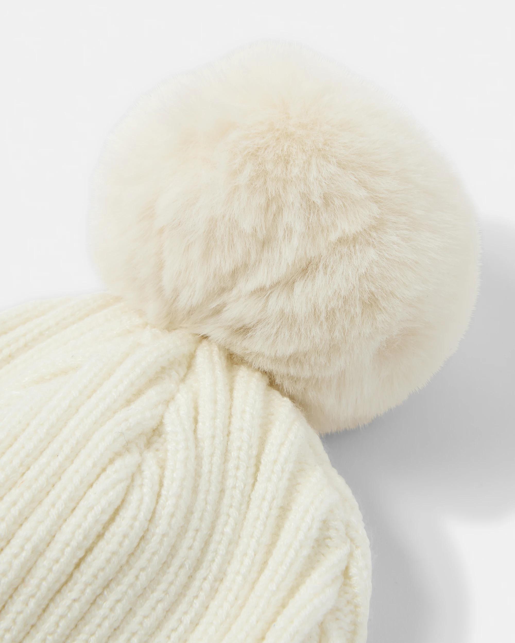 4 Winnie the Pooh License Beanie Winnie, 4 of 4