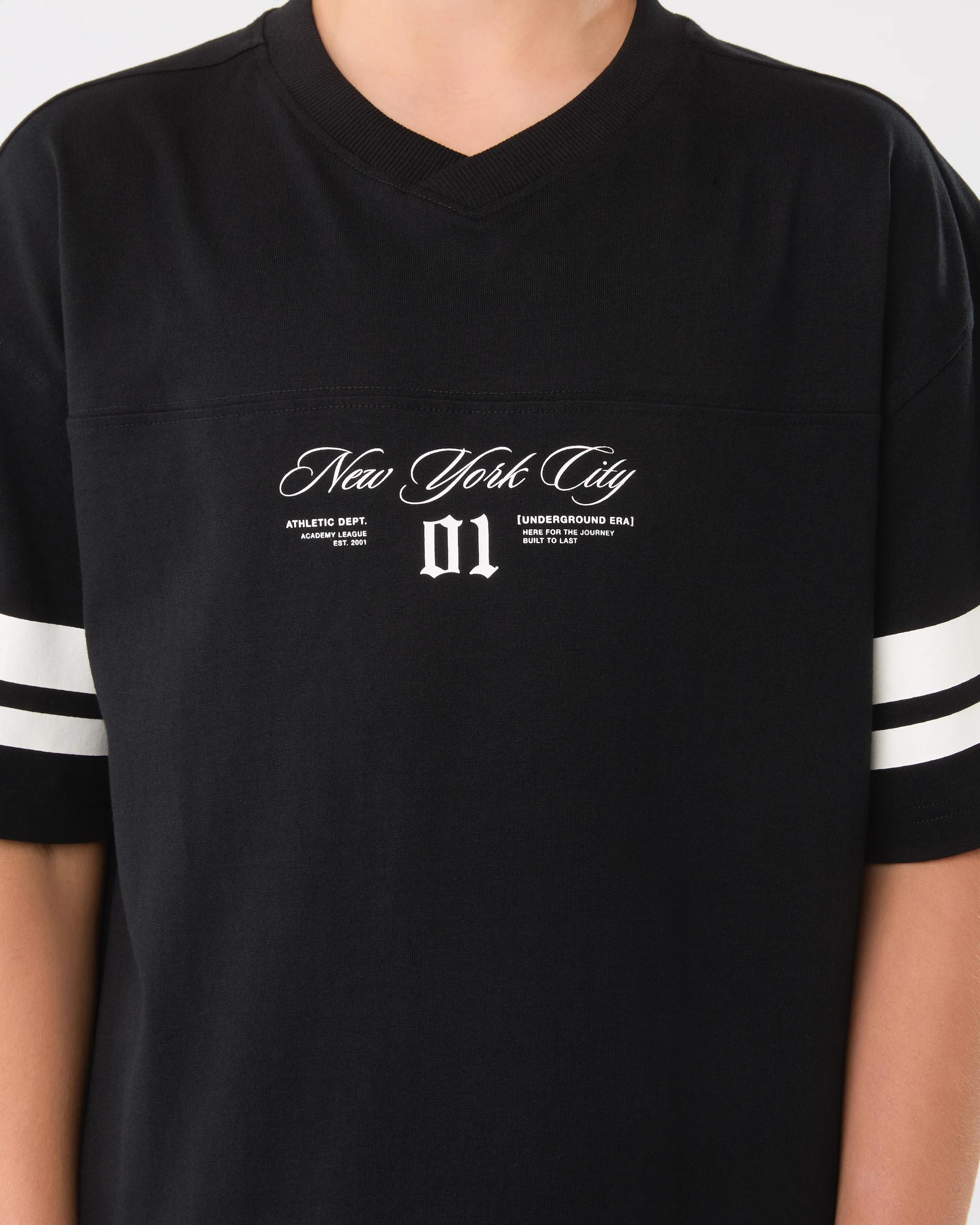 5 Short Sleeve V-neck Oversized T-shirt Black, 5 of 8