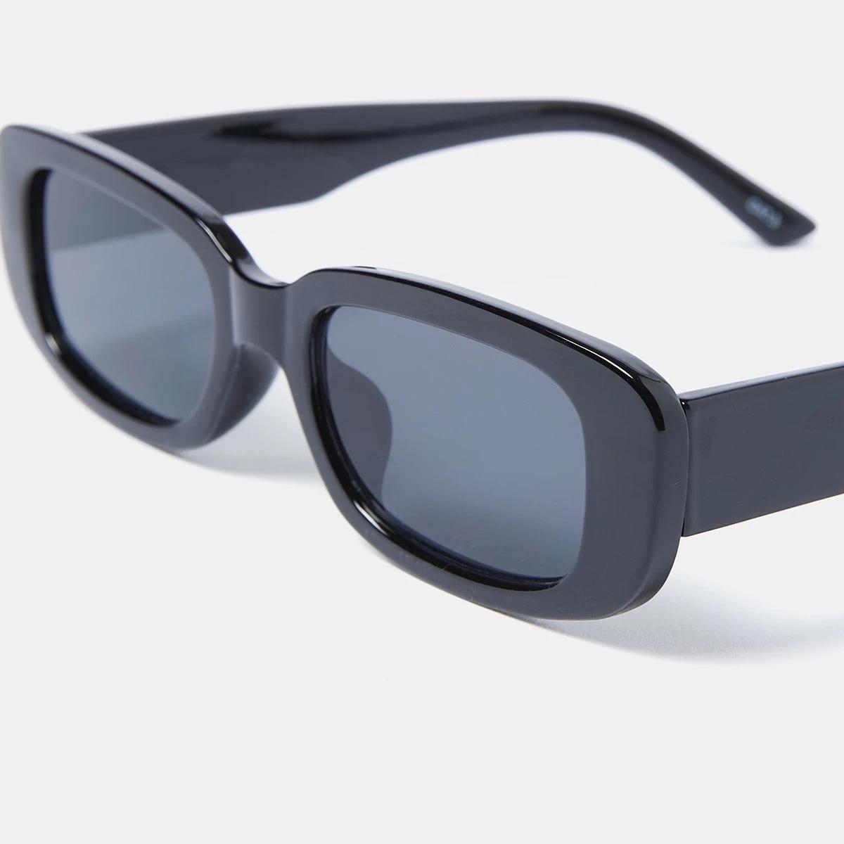 3 Rectangle Classic Sunglasses Black, 3 of 6