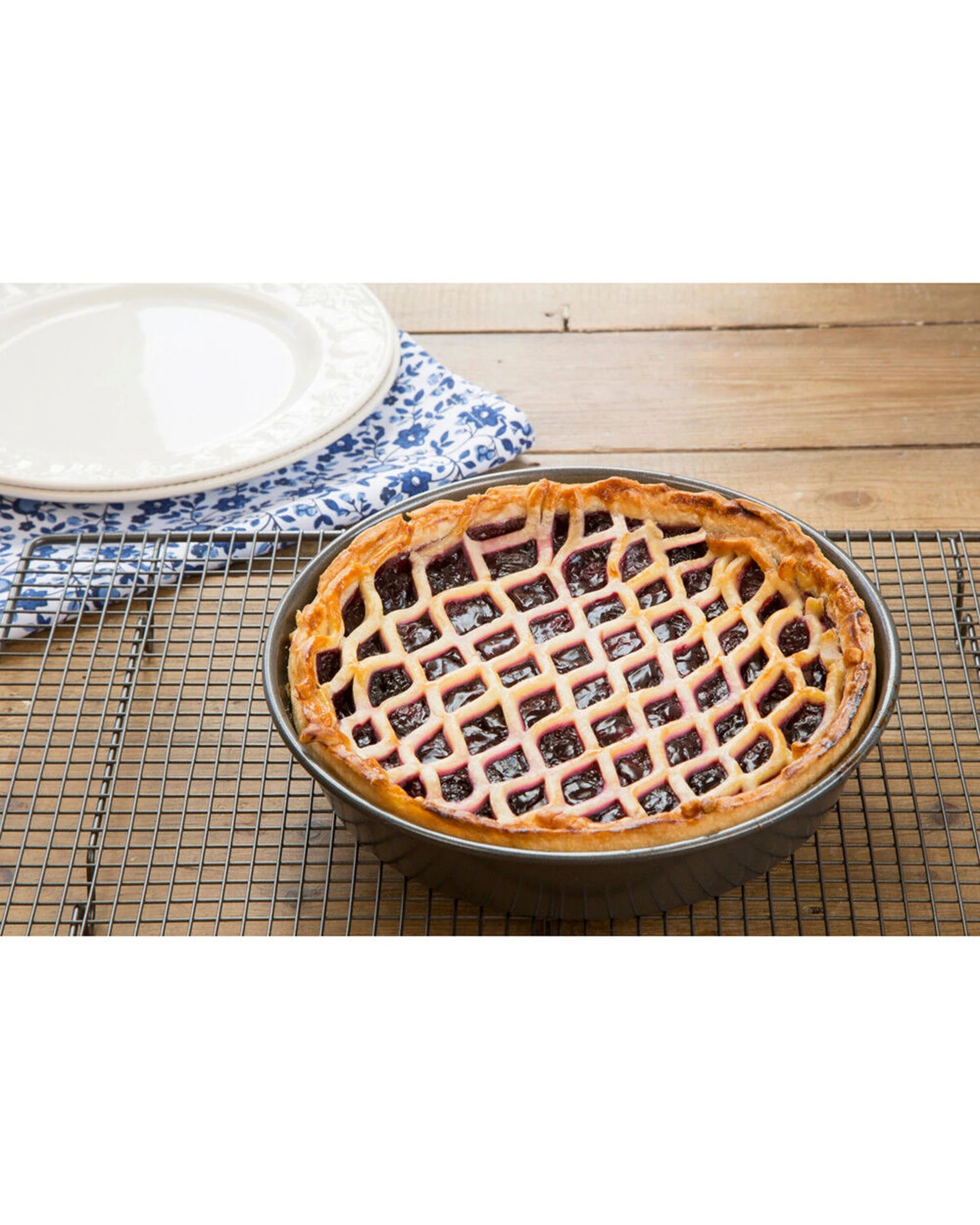 3 Mastercraft 2x 23cm Heavy Base Non-Stick Round Deep Pie Cake Pan Carbon - Black, 3 of 7
