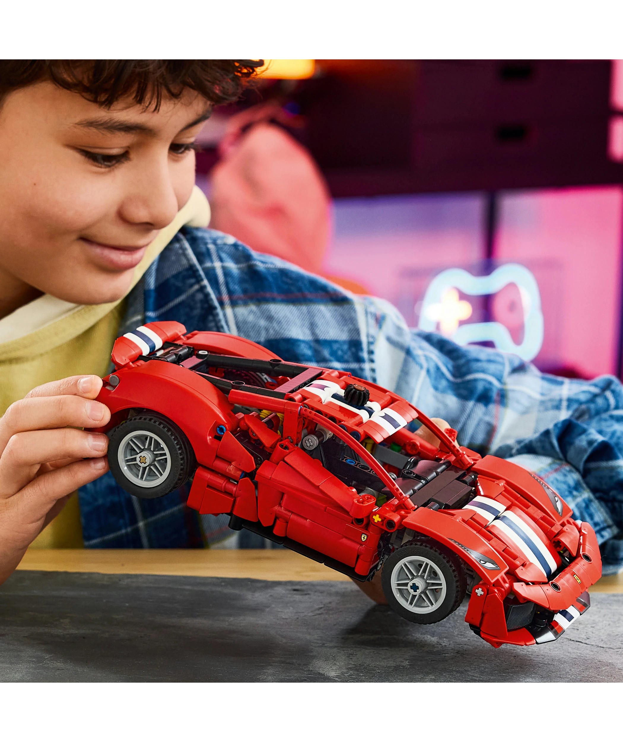 8 LEGO Technic Ferrari 488 Pista Car 42235, 8 of 10