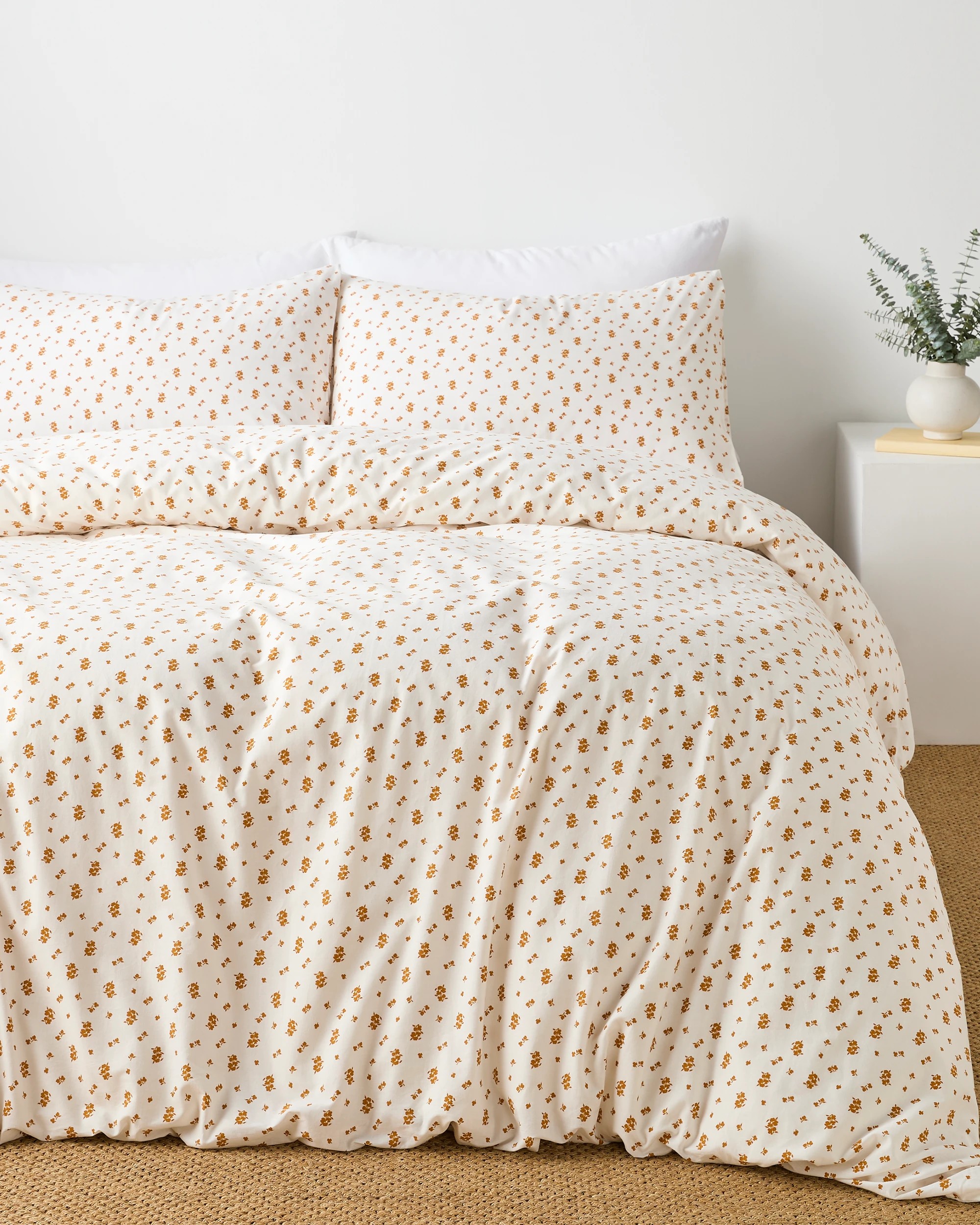 1 Target Kaylee Floral Australian Cotton Quilt Cover Set - Double Bed - White, 1 of 3