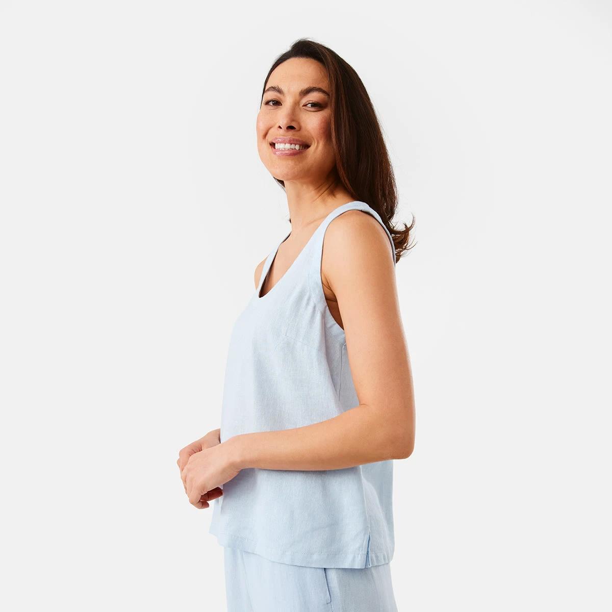 2 Sleeveless Linen Blend Scoop Neck Tank Blu Bysde, 2 of 8