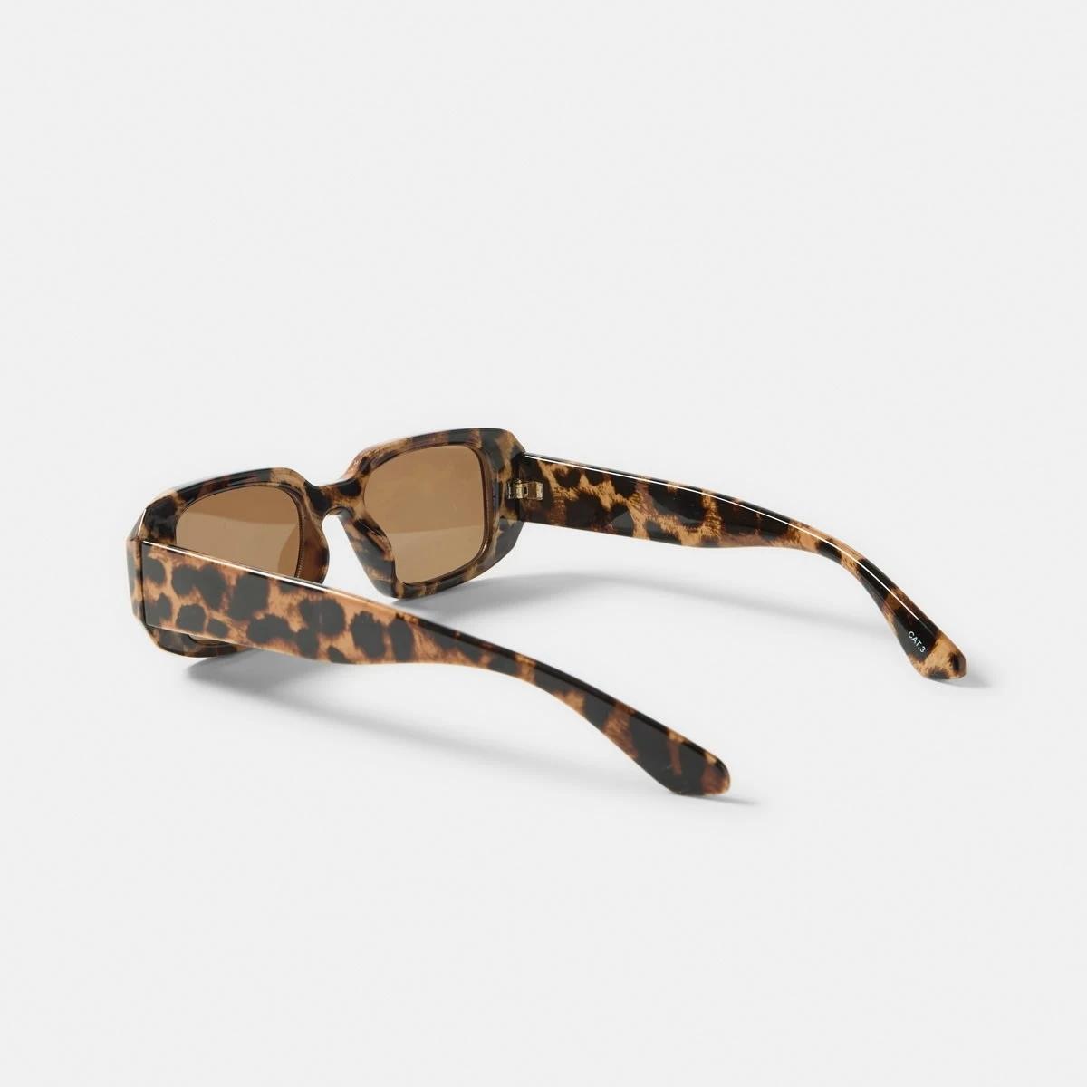 3 Rectangle Classic Sunglasses Leopard, 3 of 6