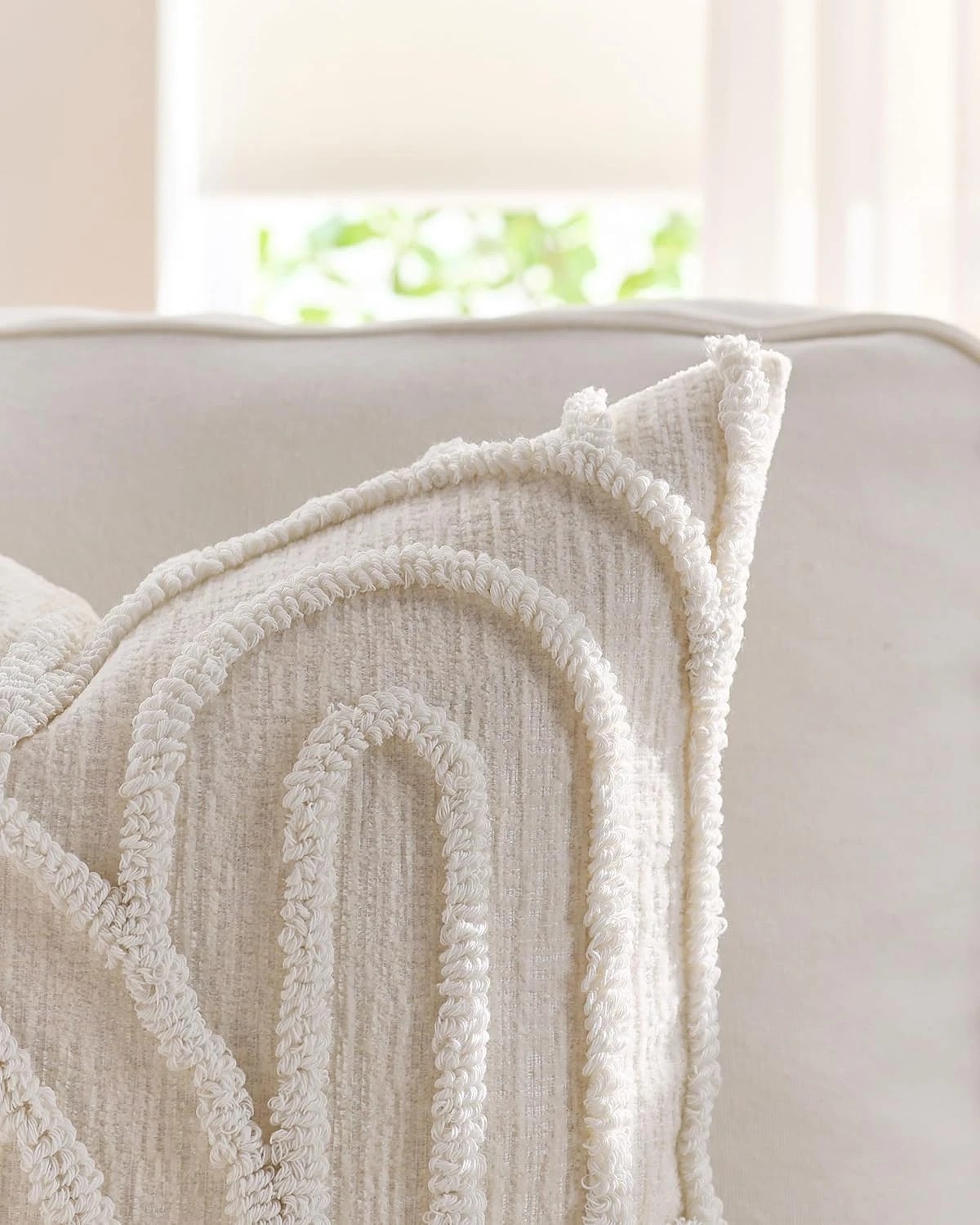 2 Gioia Casa 2-Pack Tufted Arch Cushion Covers 45cm x 45cm - Snow, 2 of 3