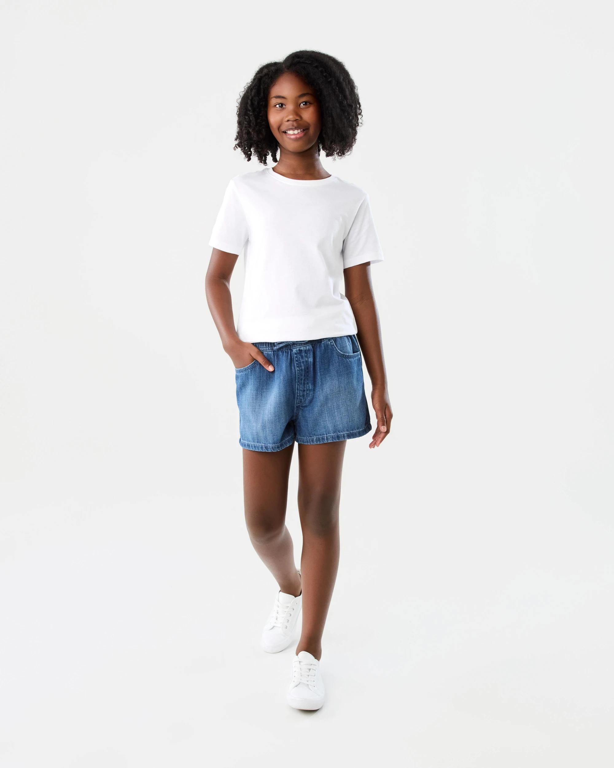6 Pull-On Denim Shorts Dark Wash, 6 of 7