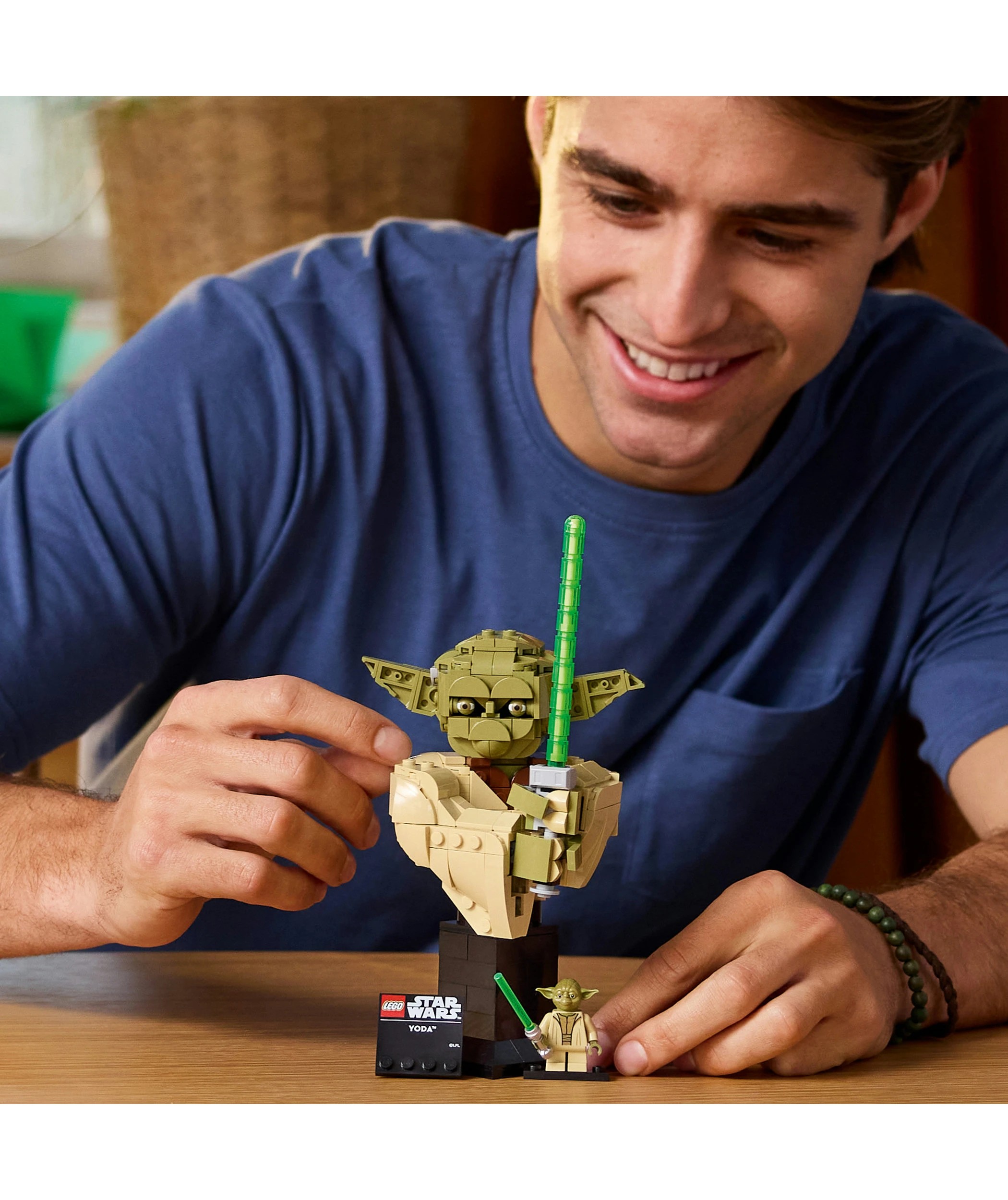 8 LEGO Star Wars Yoda Bust 75438, 8 of 10
