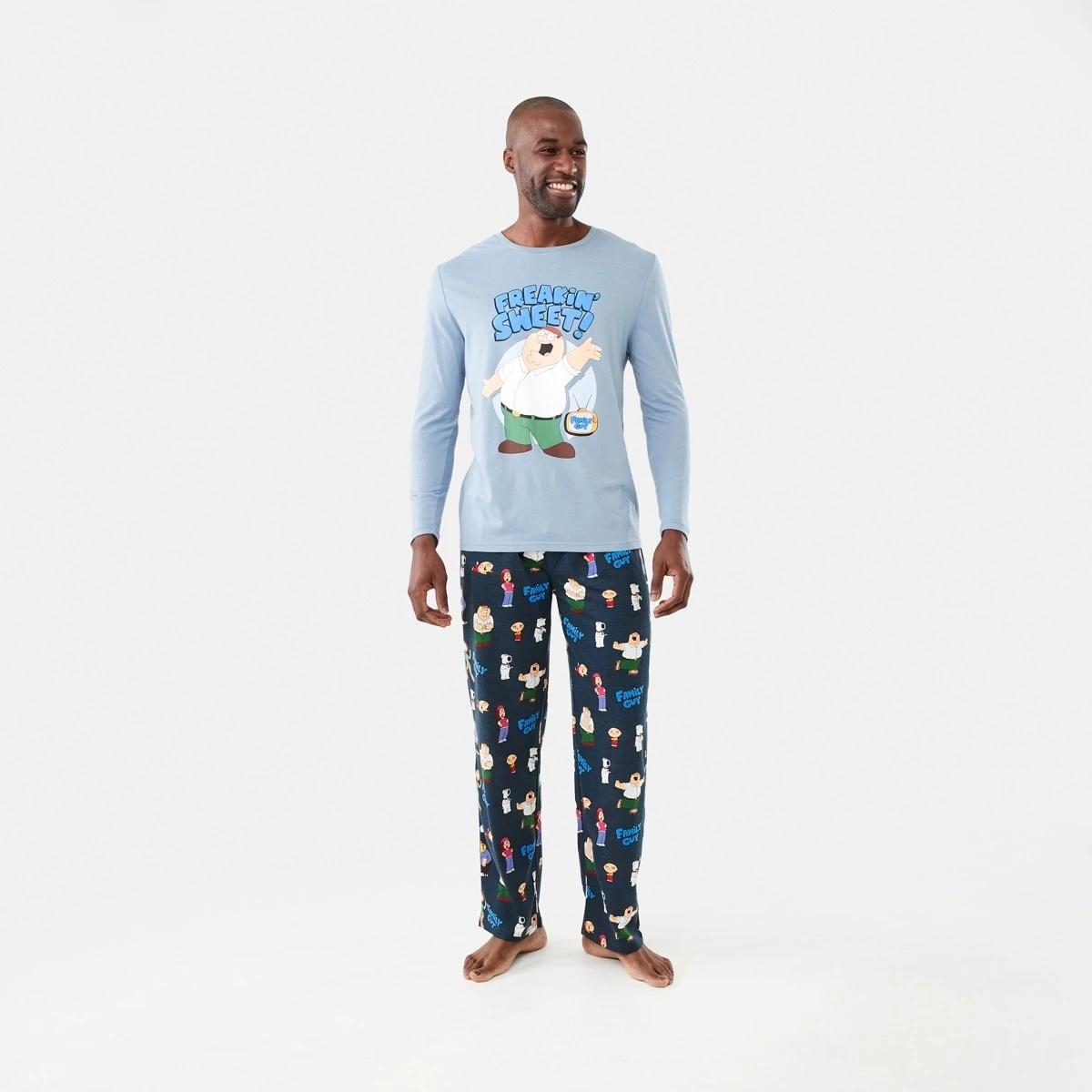 1 Family Guy License Long Sleeve Top and Pants Pyjama Set Family Guy, 1 of 7