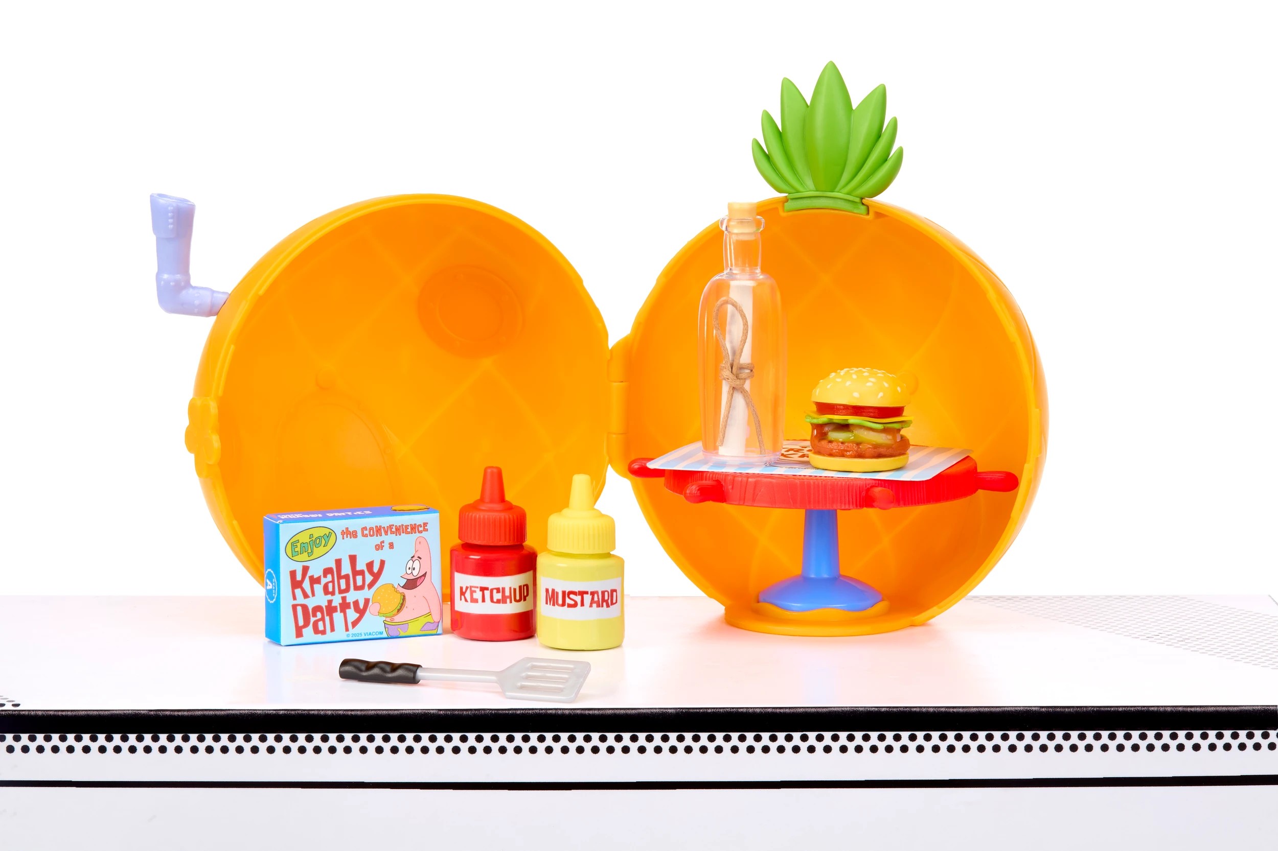 4 MGA's Miniverse: Make It Mini Licensed SpongeBob - Assorted, 4 of 10