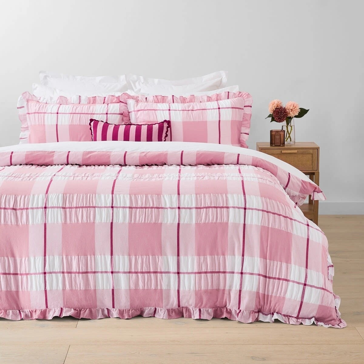 1 Check Seersucker Cotton Quilt Cover Set - Queen Bed, Pink, 1 of 6