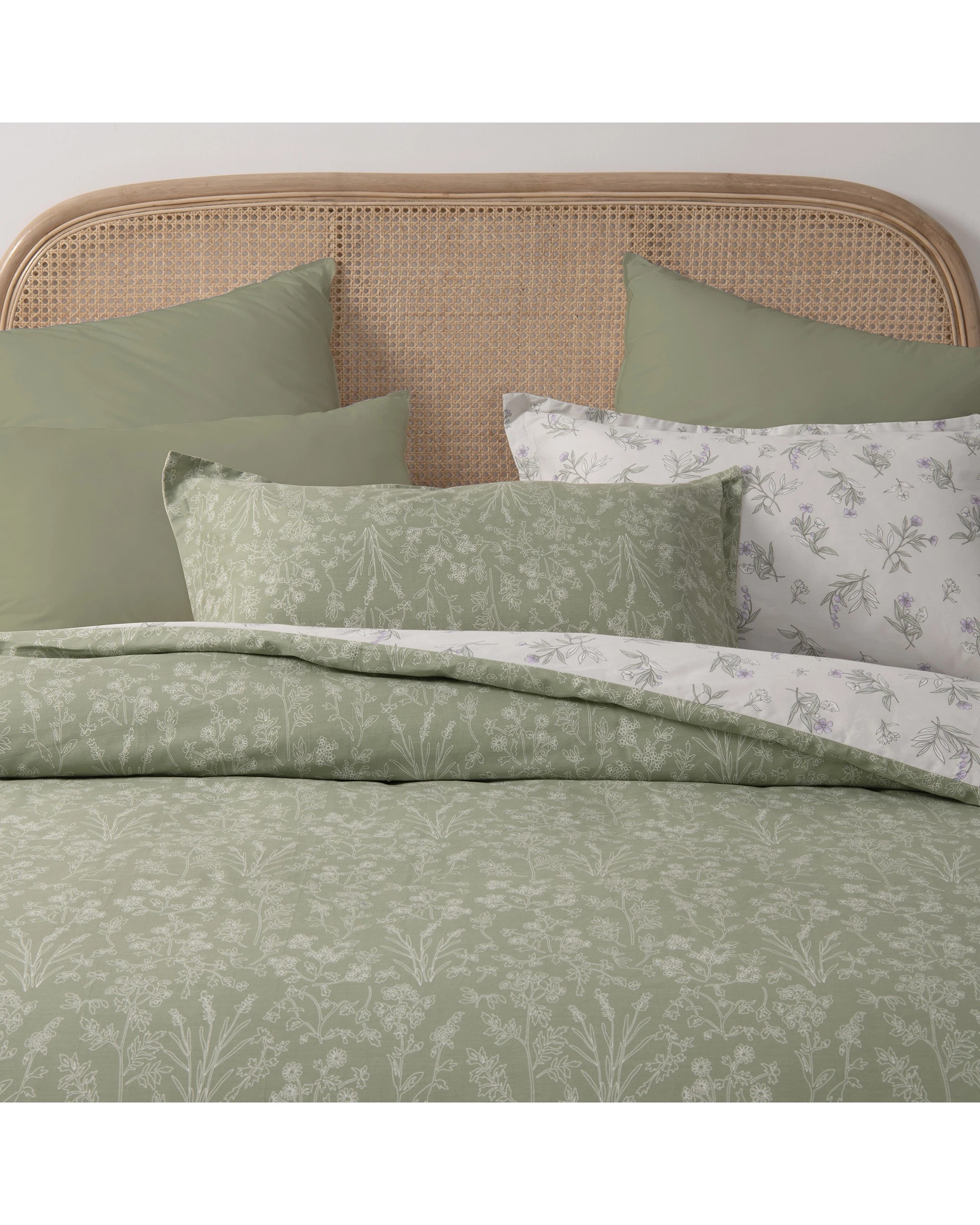 4 Dreamaker Adelle 100% Cotton Reversible Quilt Cover Set - Queen Bed - Floral Sage, 4 of 7