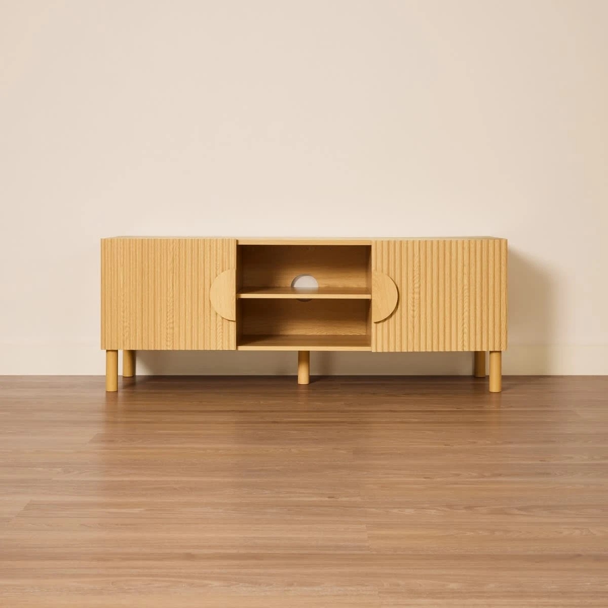 3 Ryan Entertainment Unit, 3 of 9