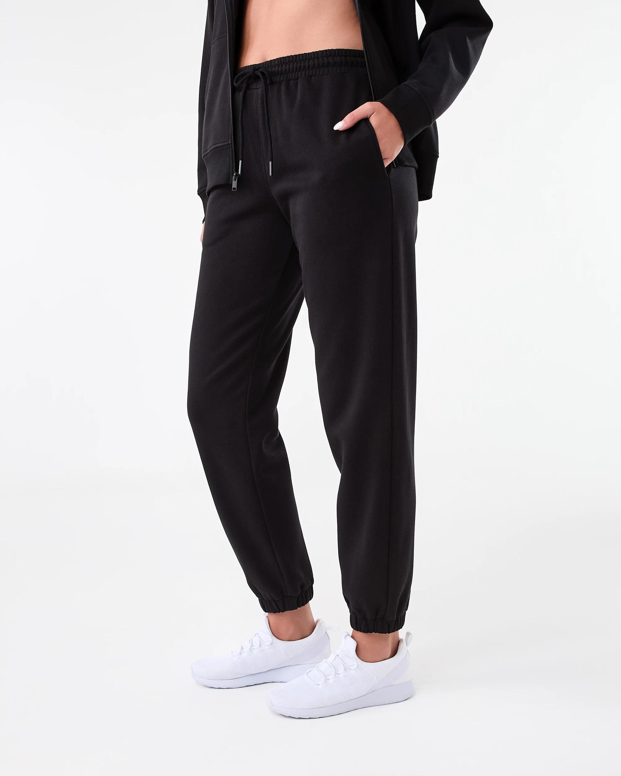 2 Active Womens Essential Cuff Trackpants Black, 2 of 6