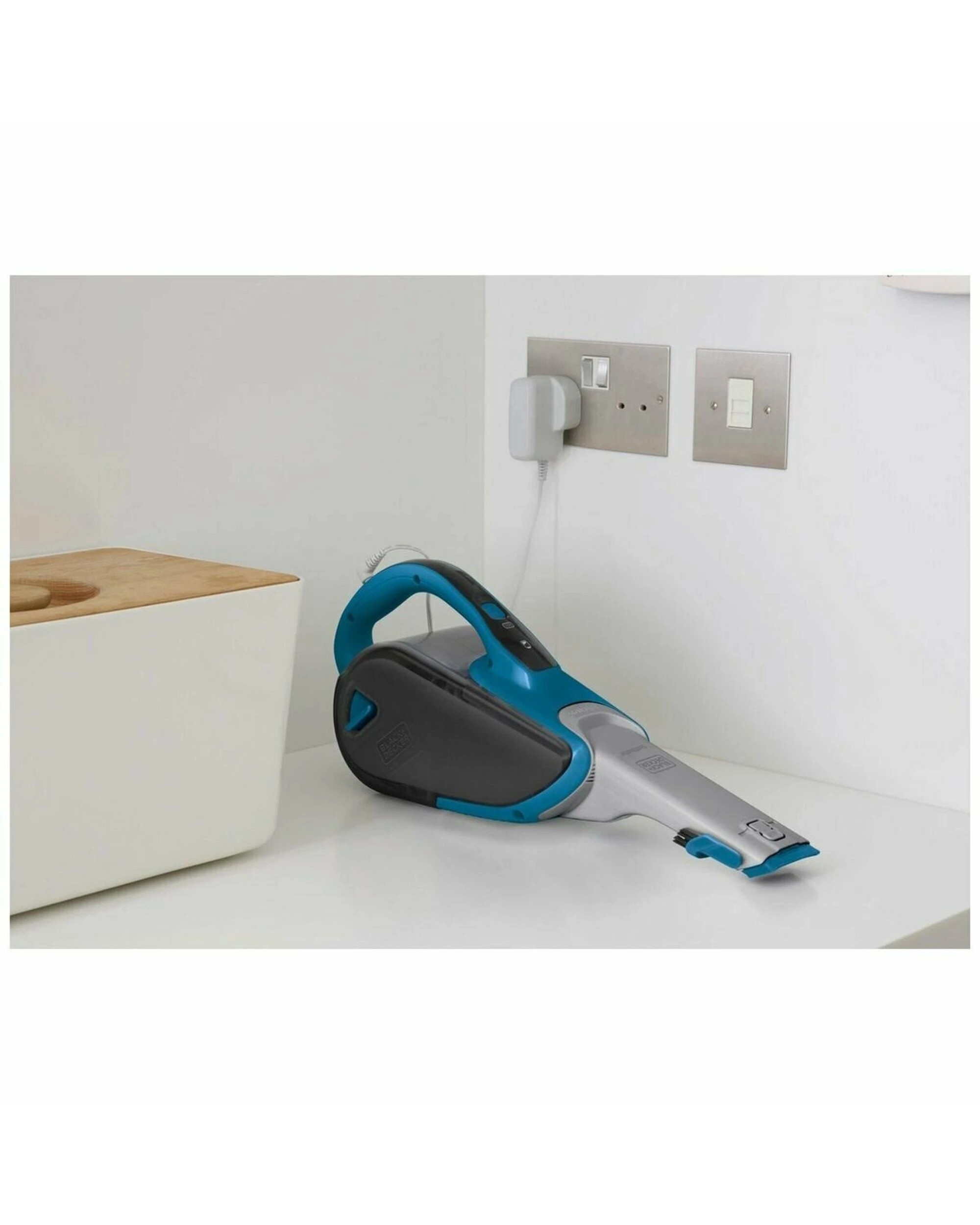 5 Black & Decker 10.8V Lithium Ion Dustbuster, 5 of 5