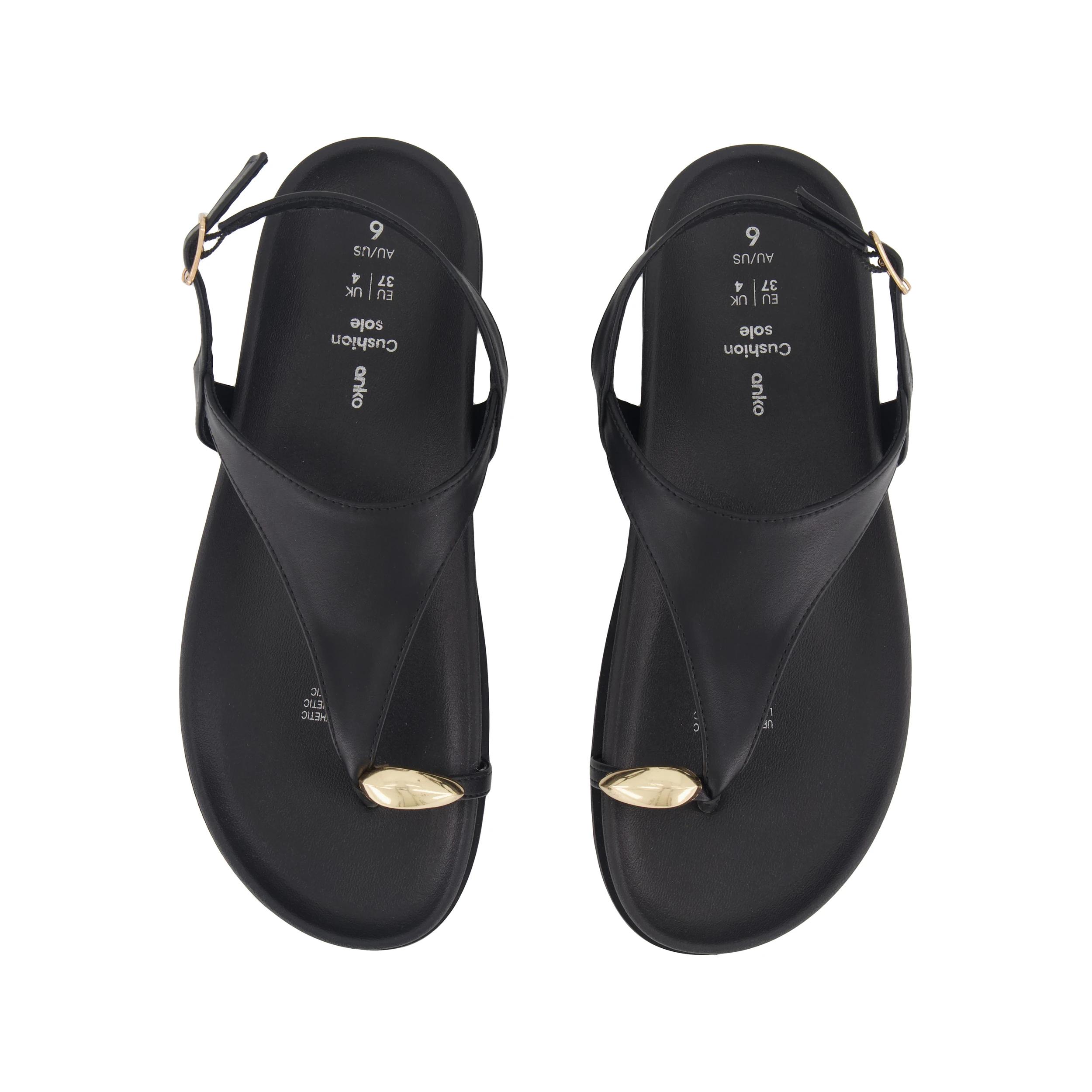 3 Metal Toe Post Sandals Black, 3 of 3