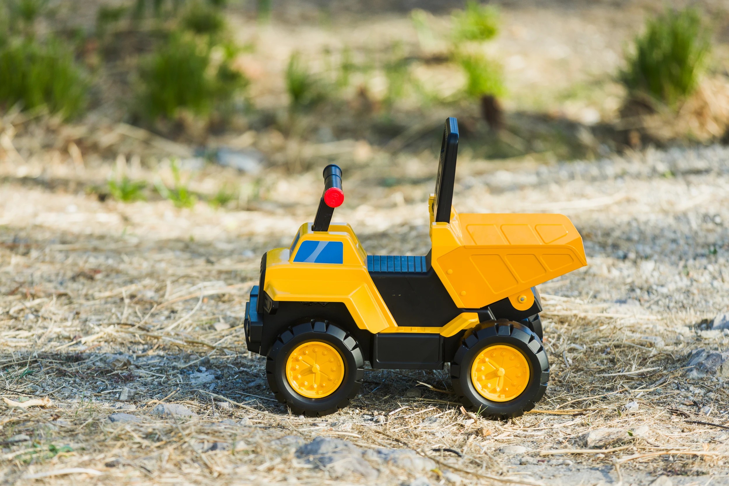 5 CAT Play and Ride Dump Truck - Yellow, 5 of 9