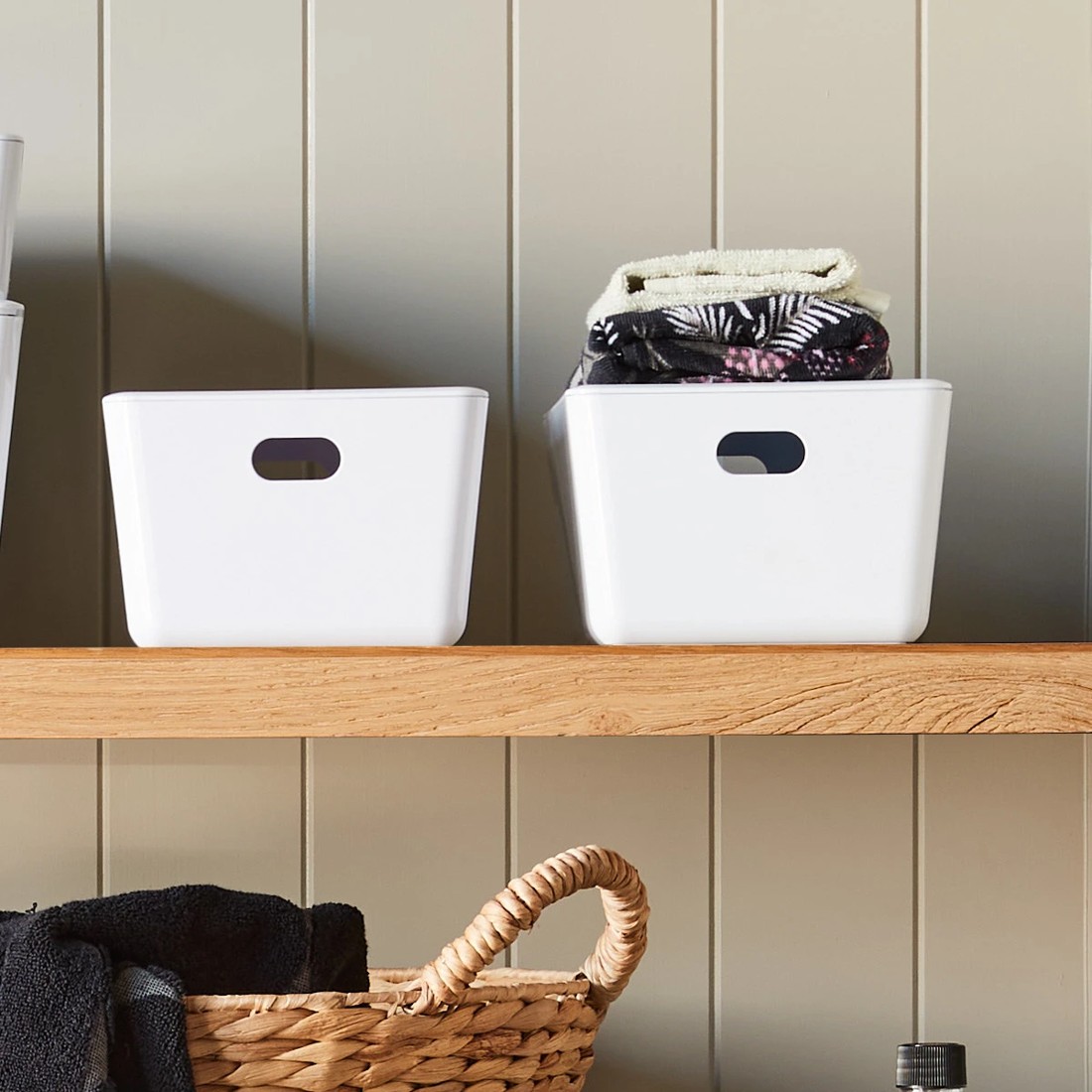 8 11L Smooth and Shiny Plastic Tub - White, 8 of 8