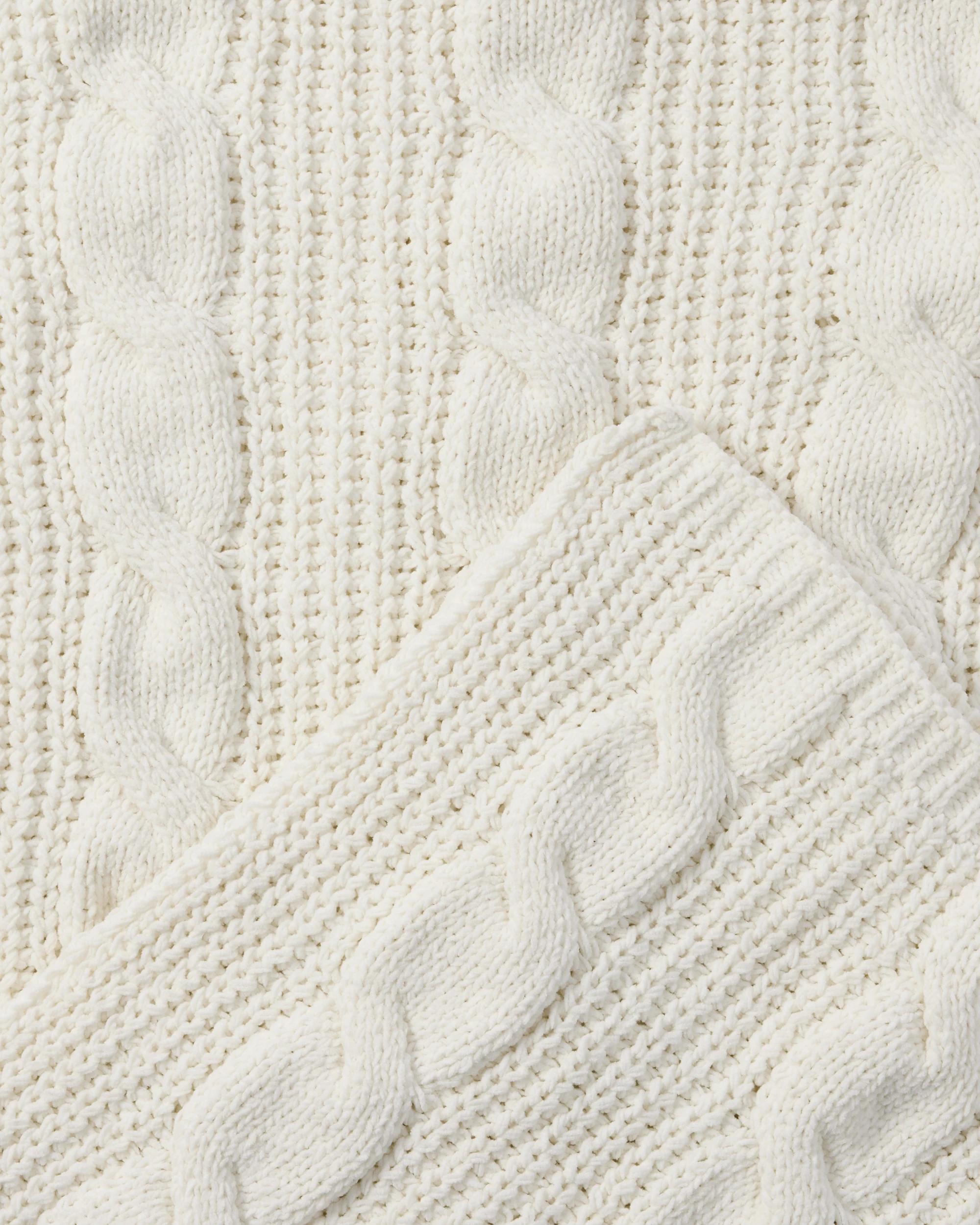 2 Chunky Cable Knit Scarf Cld White, 2 of 3