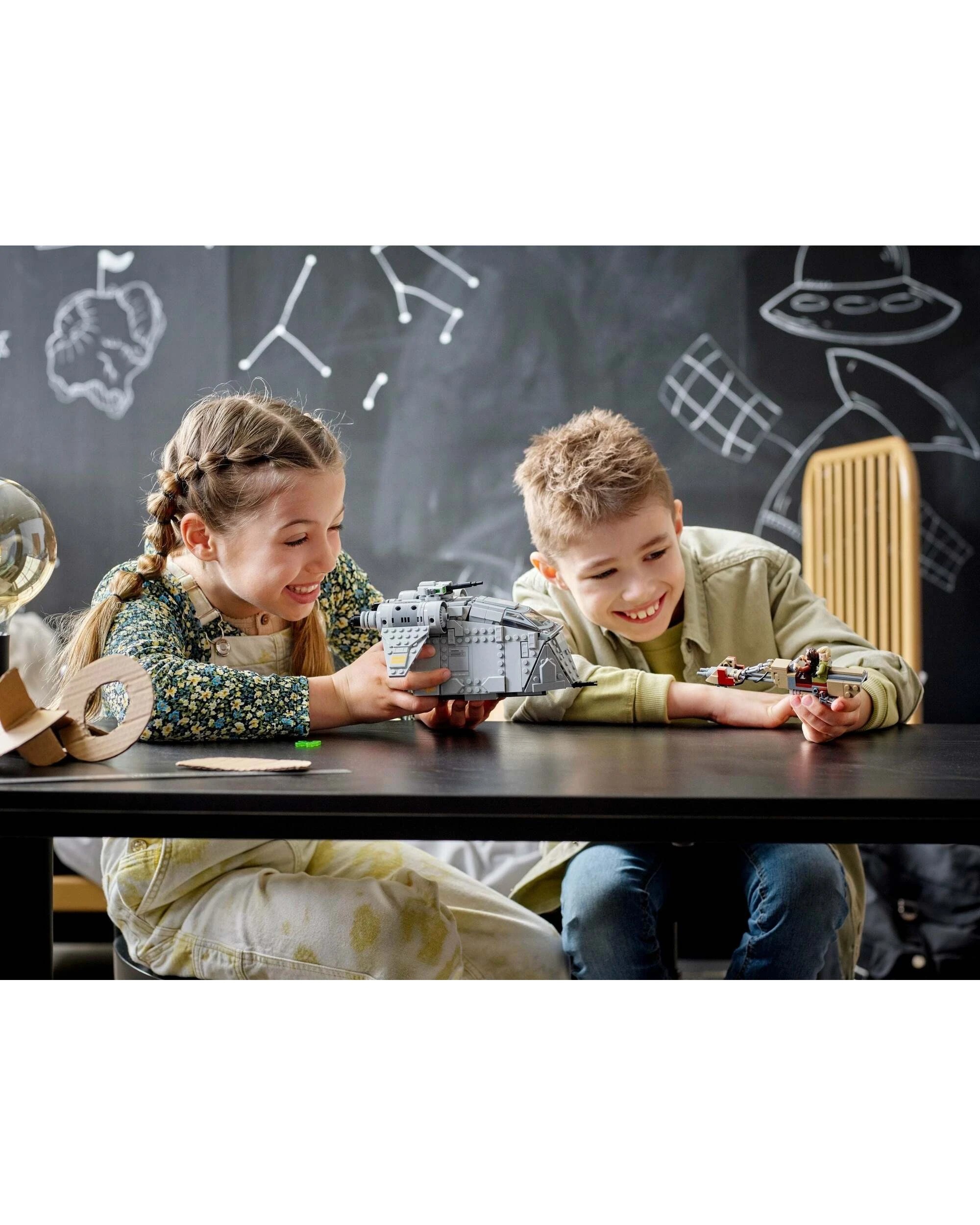 2 LEGO 75338 Star Wars Andor Ambush on Ferrix Set, 2 of 5