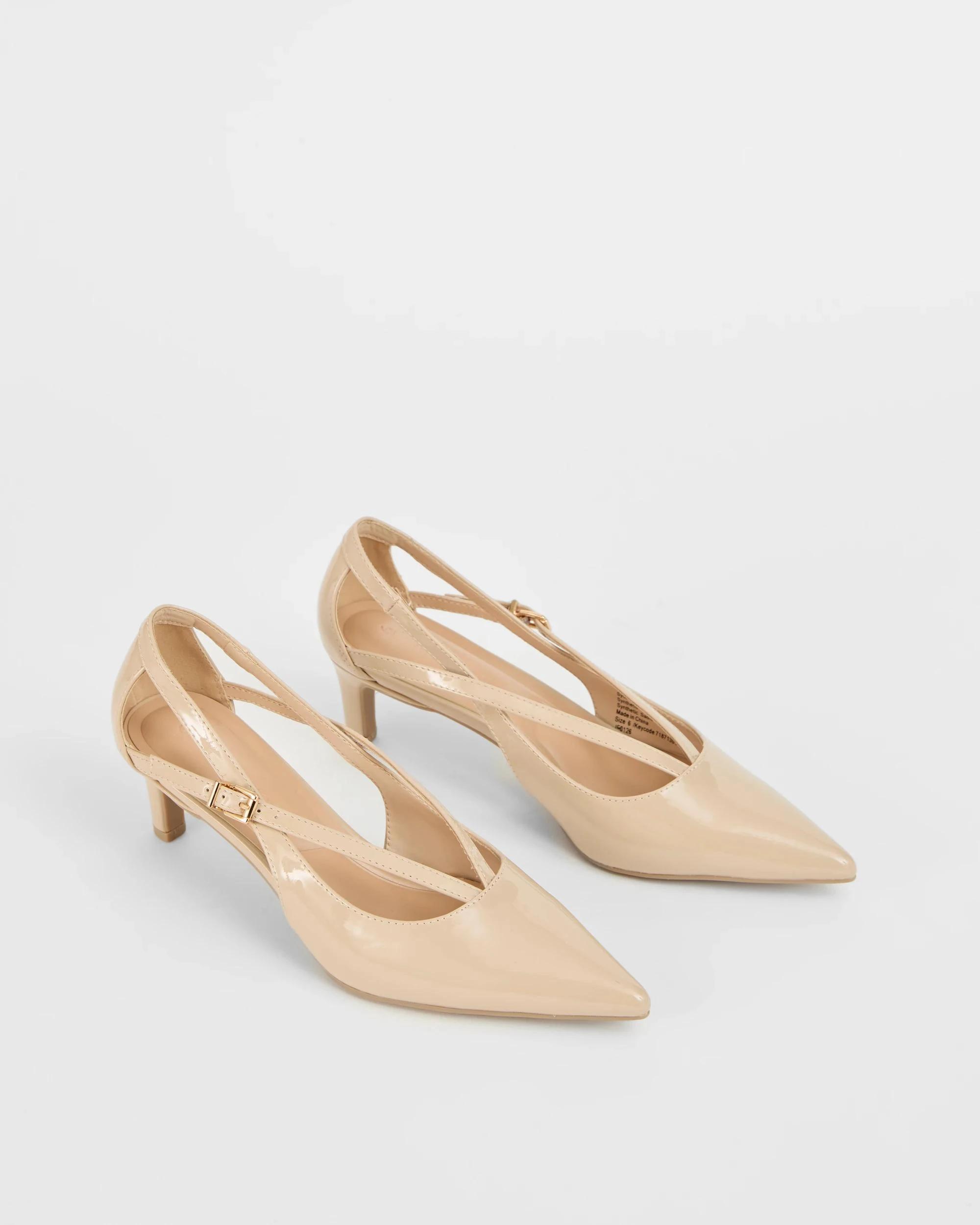 2 Target Woman Closed Back V-Shape Dress Heel PATENT IVORY, 2 of 3