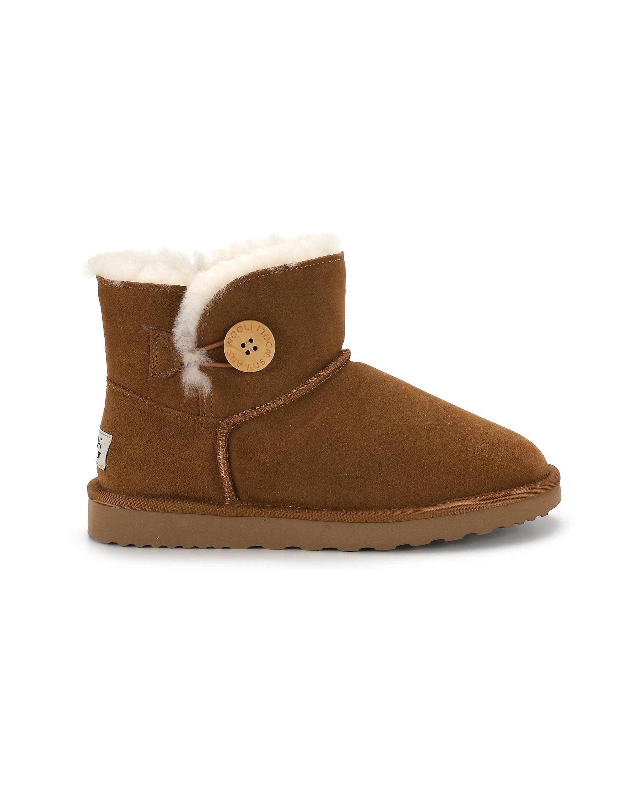 1 AUS WOOLI UGG Chic Short Sheepskin Button Boots TAN, 1 of 5