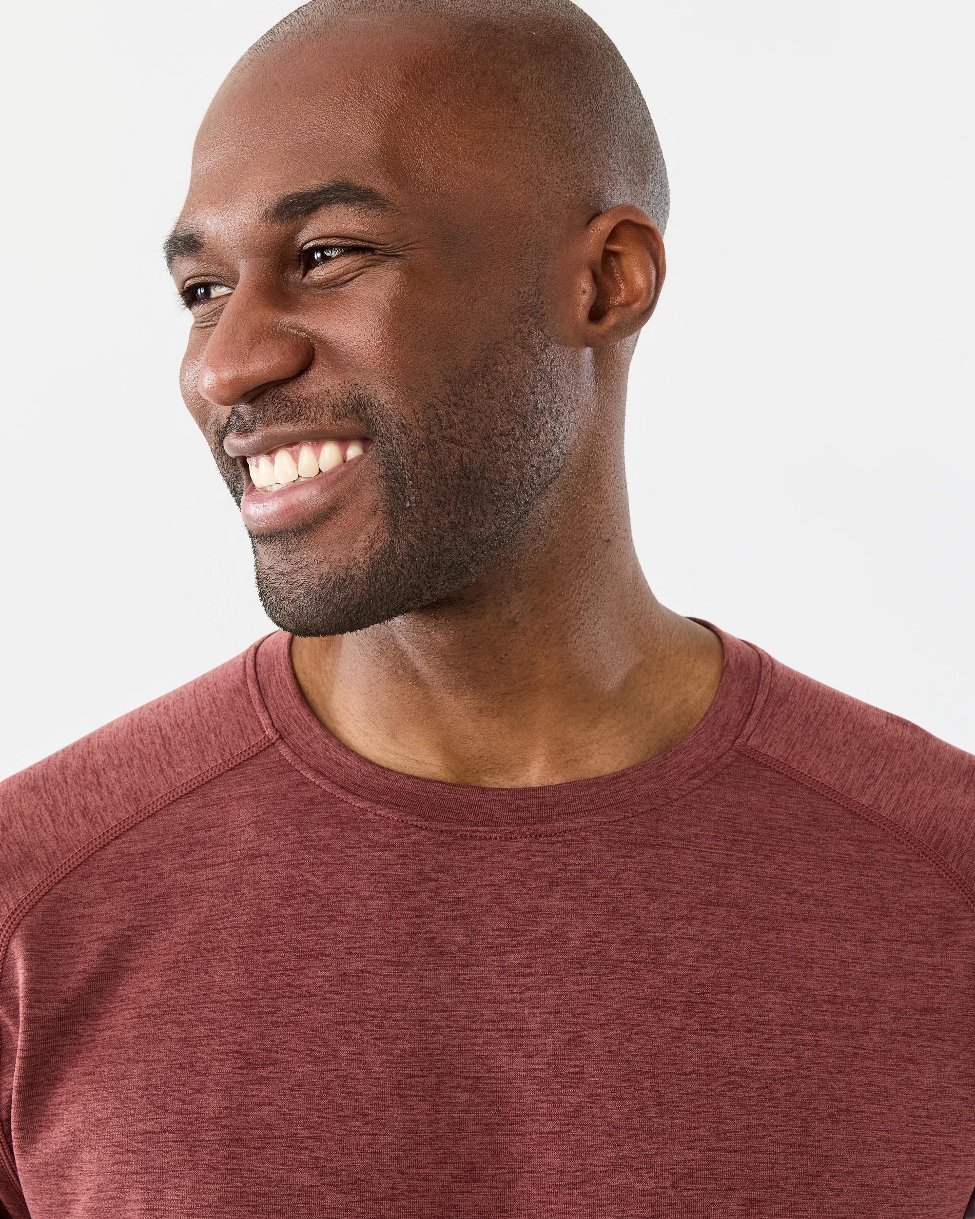 4 Active Mens Movement Seamfree T-shirt Cherry Bur, 4 of 6