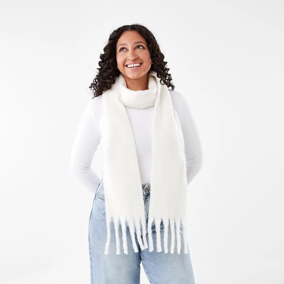 3 Narrow Fluffy Scarf Ecru, 3 of 3