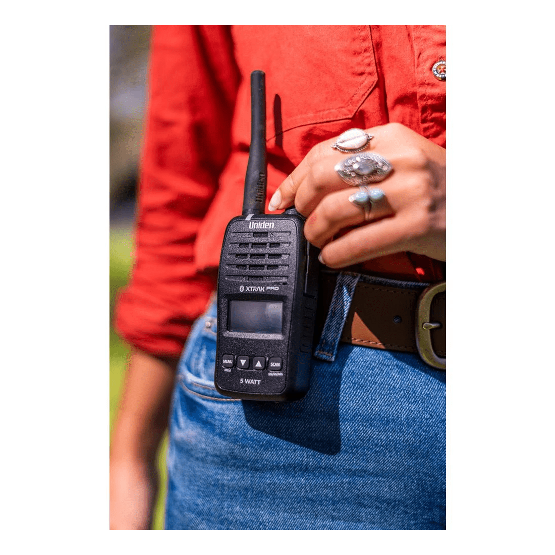 5 Uniden 5W Waterproof Smart UHF Radio XTRAK50 Orange, 5 of 5