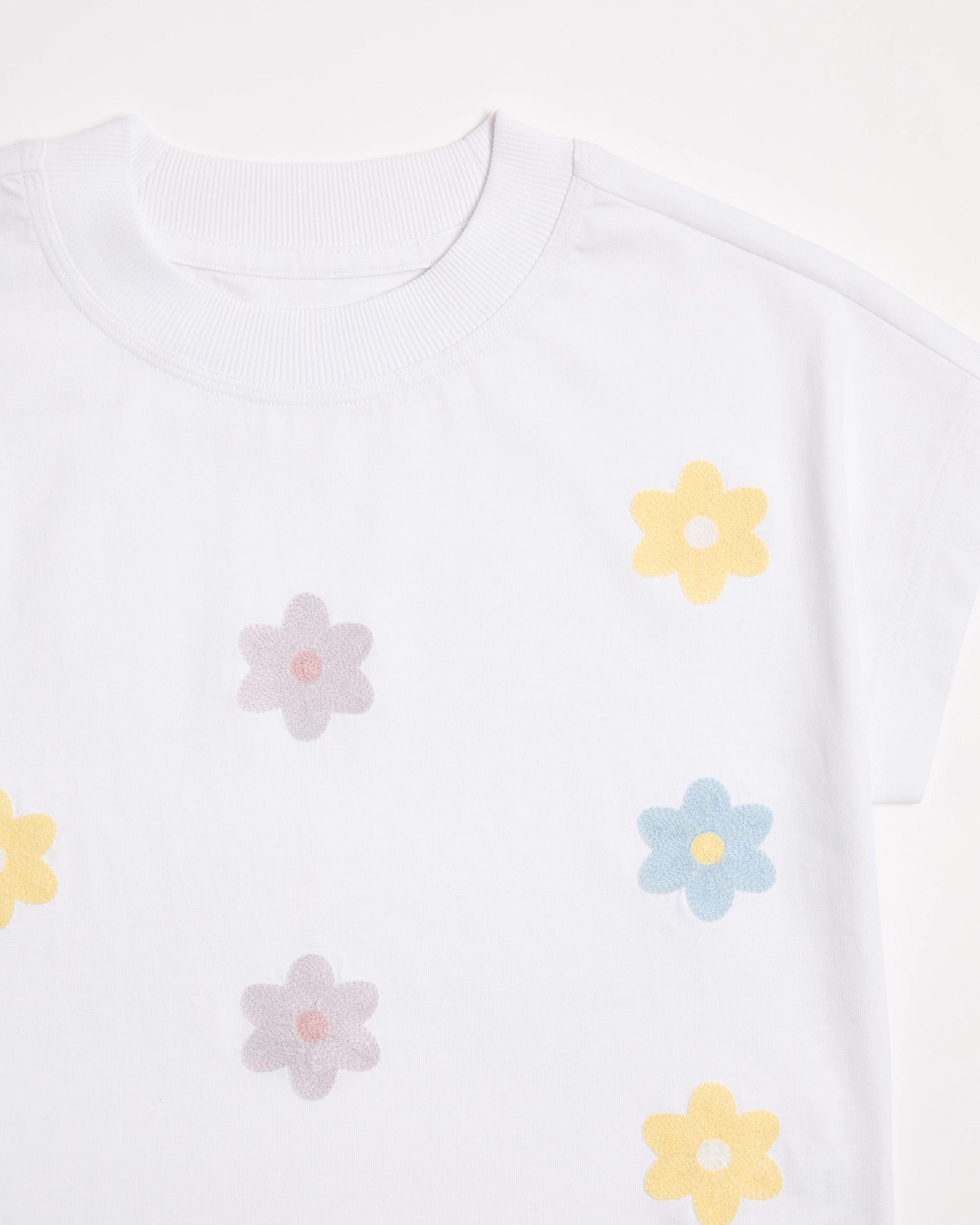 5 Target Australian Cotton Extended Shoulder Applique T-shirt WHITE FLOWER, 5 of 5