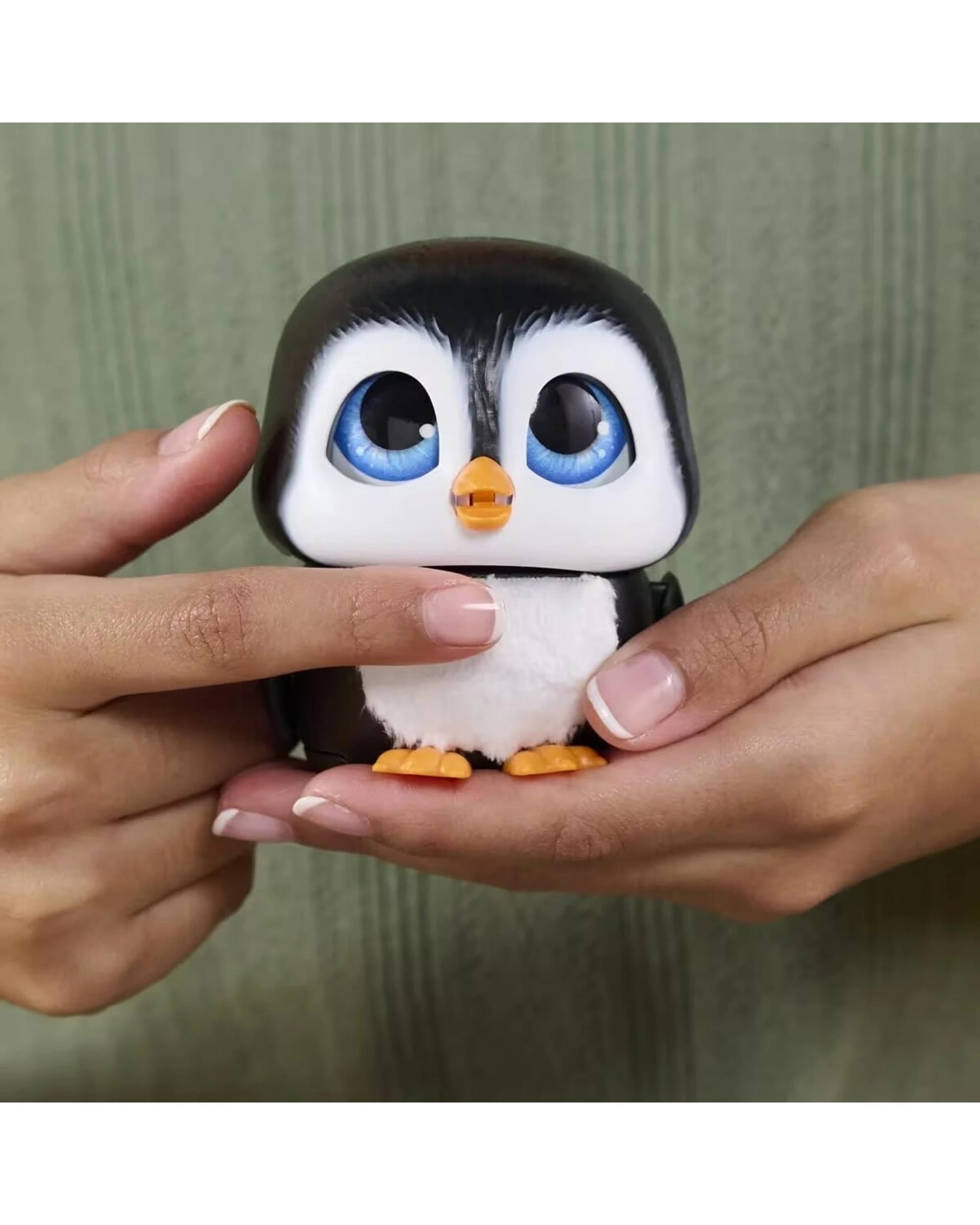 7 FurReal Handfuls Shivers the Penguin, 7 of 8