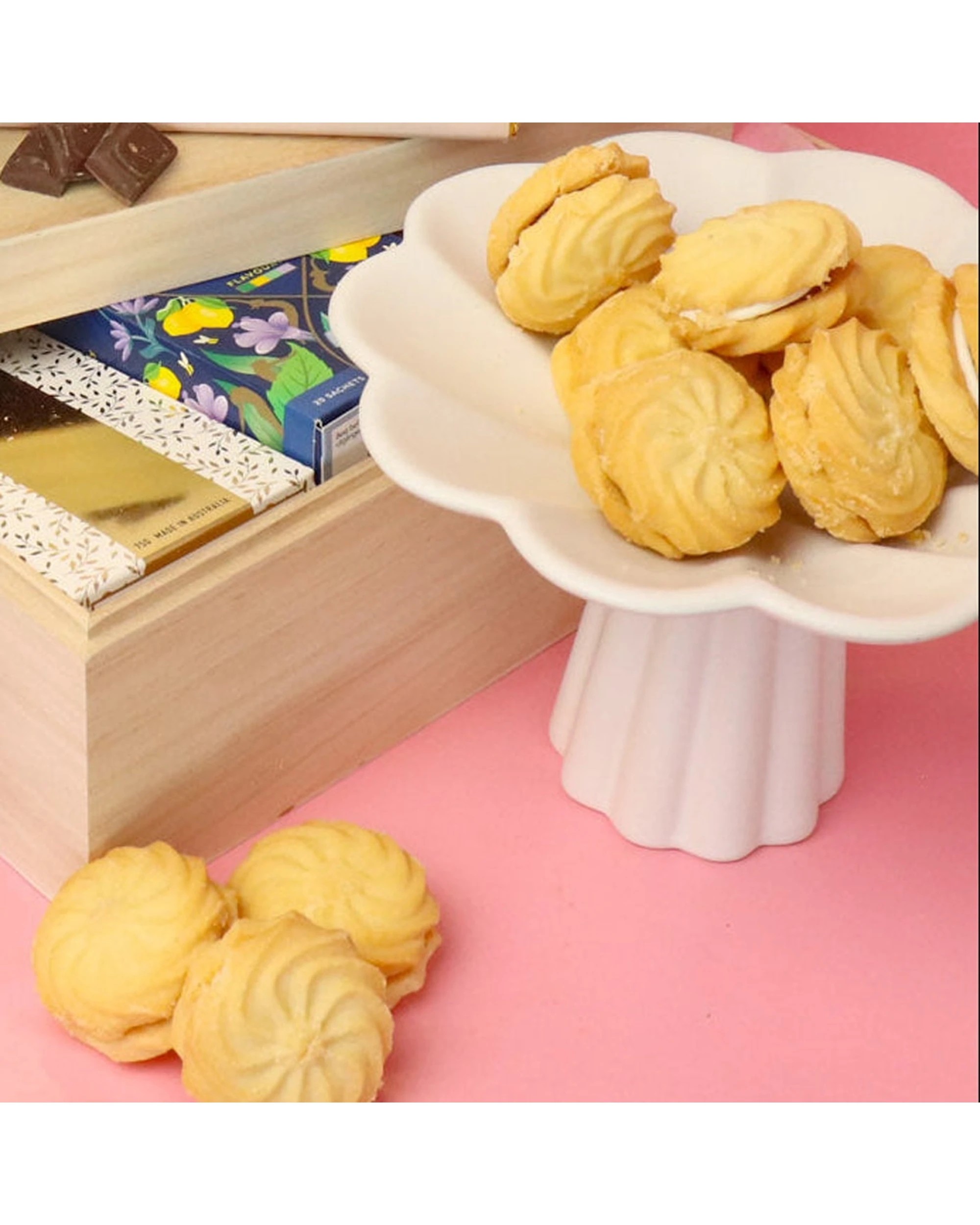 3 Gift Basket The Afternoon Tea Hamper Pukka Teabags Coffee Biscuits Set - Multi, 3 of 6