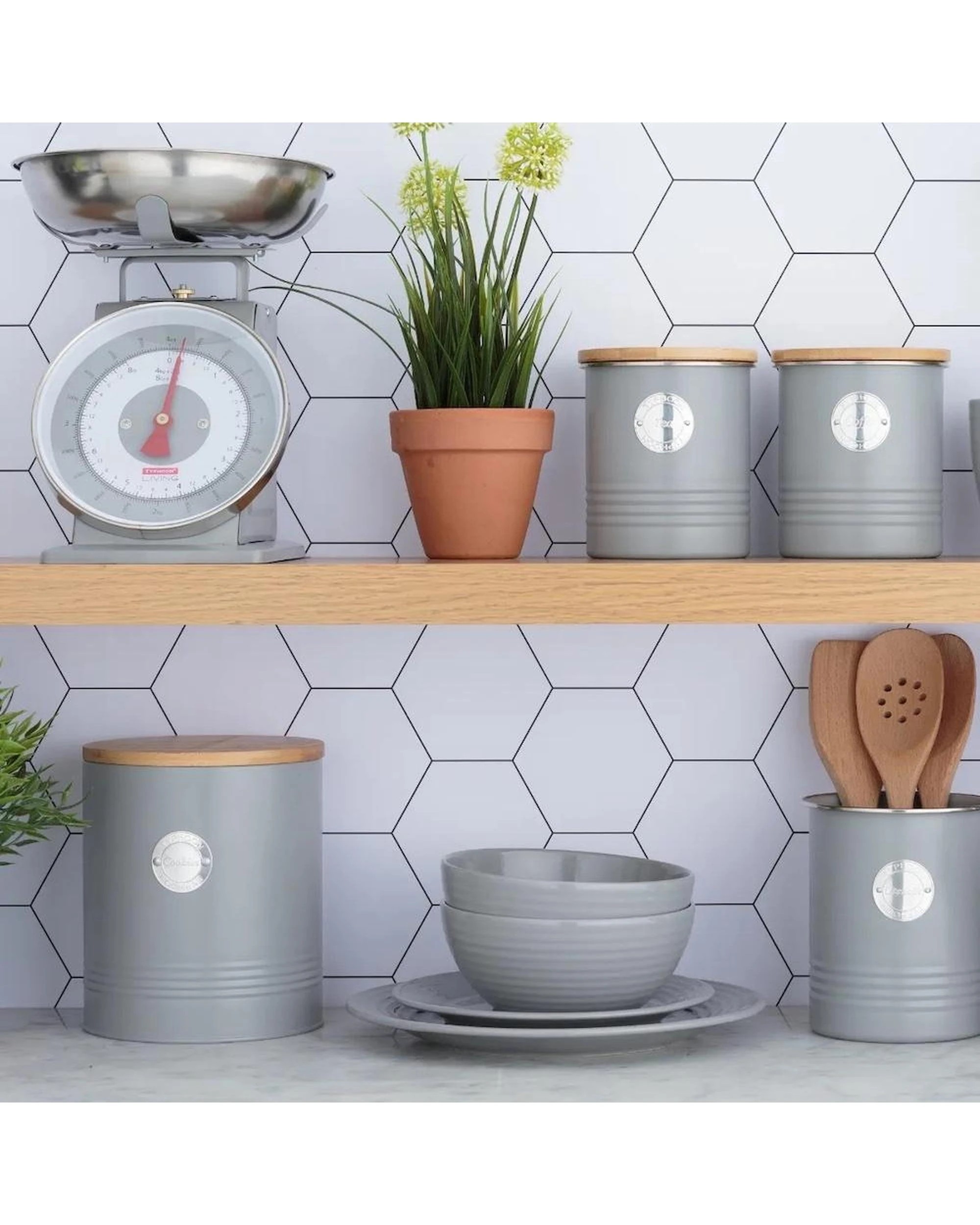 2 Typhoon Living Kitchen Scales 4kg  Grey, 2 of 3