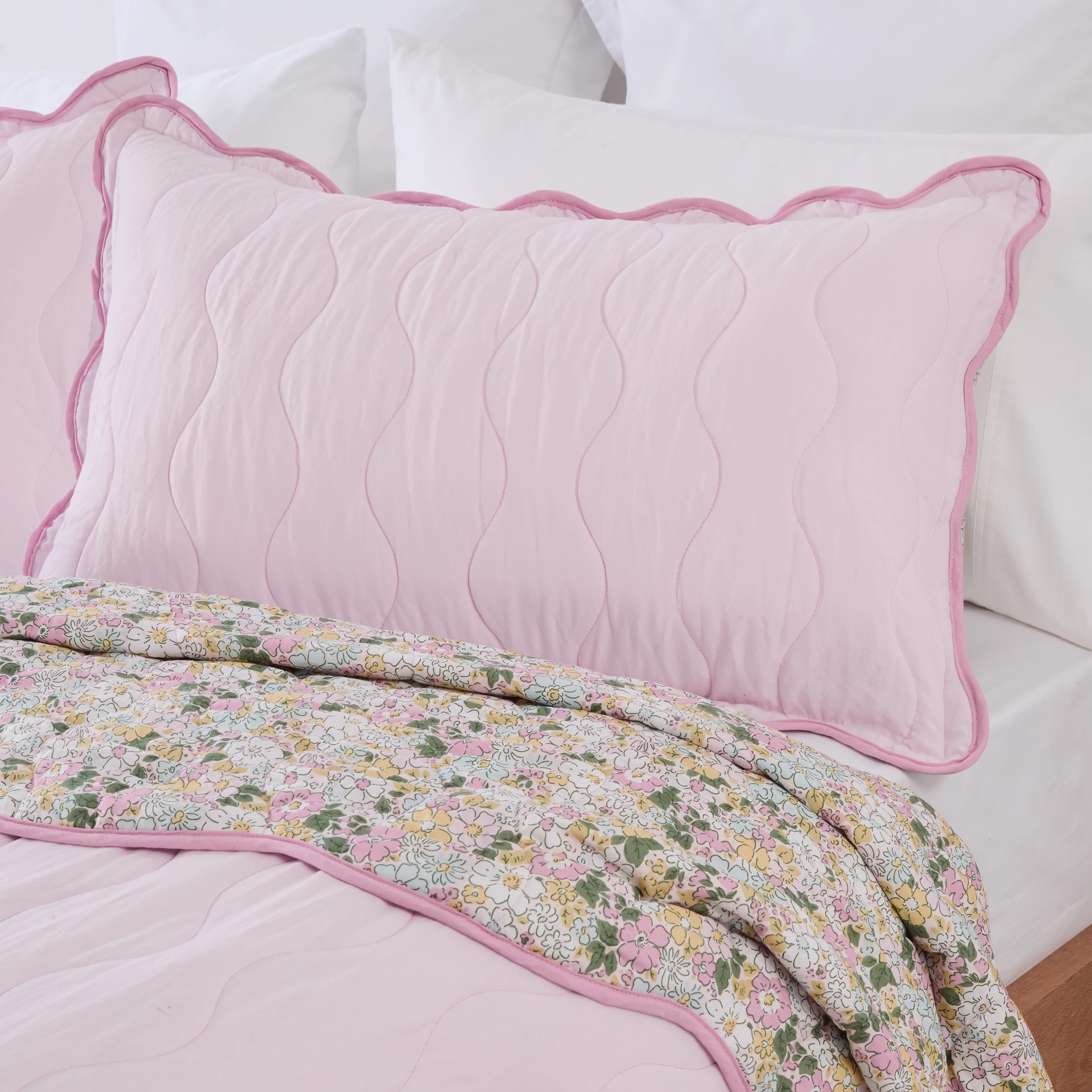 4 Floral Reversible Coverlet Set - Queen/King Bed, Pink, 4 of 8