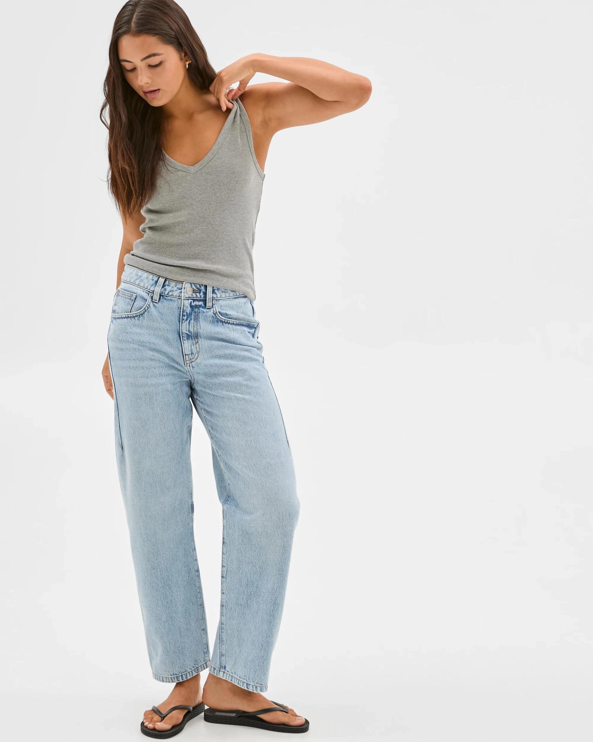 1 Lily Loves Mid Rise Barrel Leg Slim Denim Jeans PALEINDIGO, 1 of 6