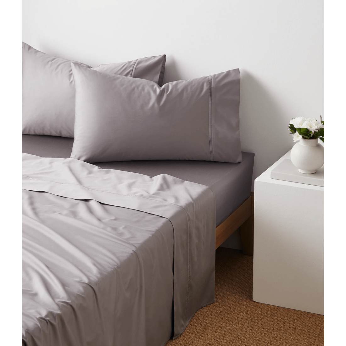 1 Target Egyptian Cotton 600 Thread Count Pillowcase 2 Pack
 - Queen Bed
 - Grey, 1 of 1