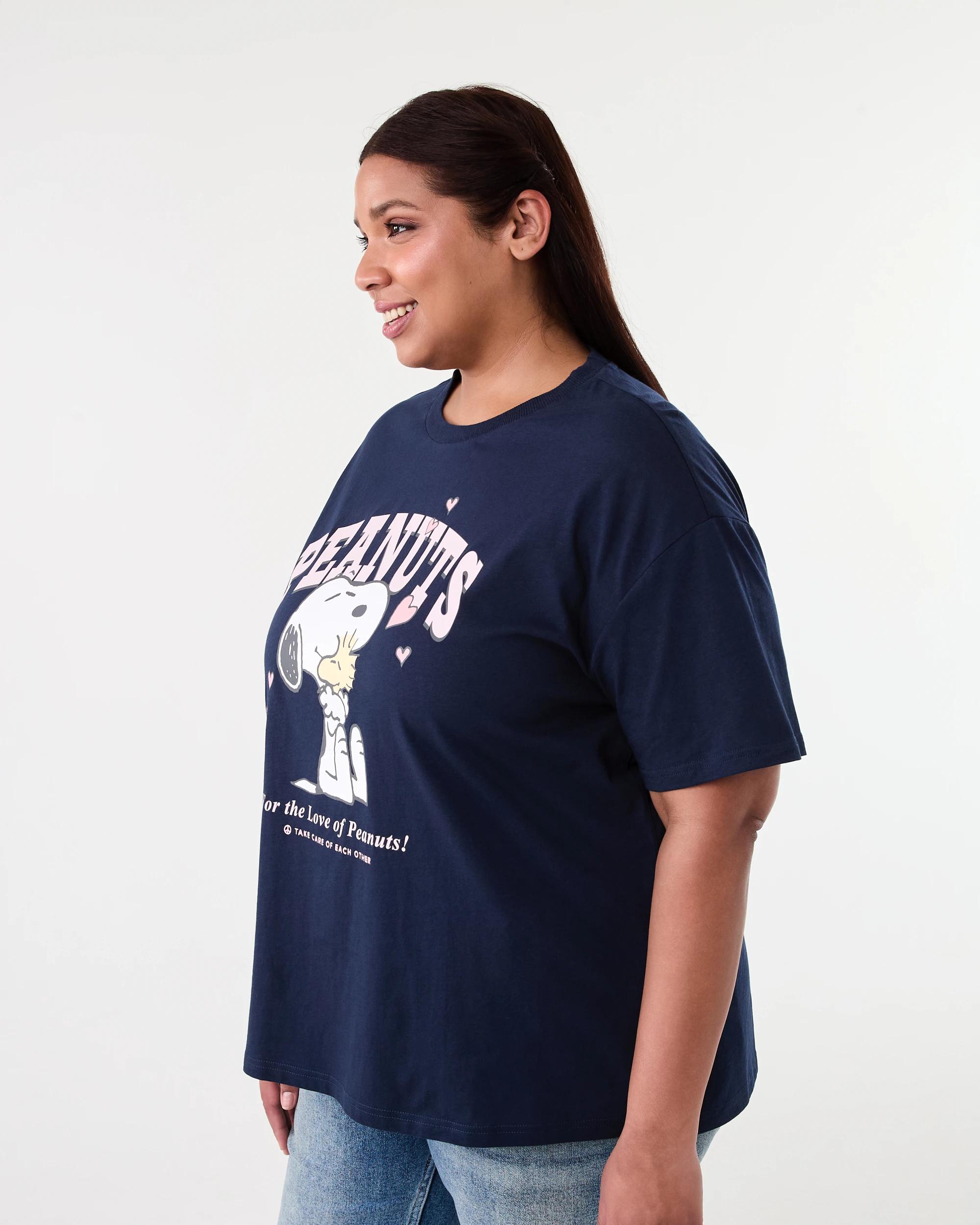 2 Curve Peanuts License Short Sleeve T-shirt Nvy Pnuts, 2 of 5