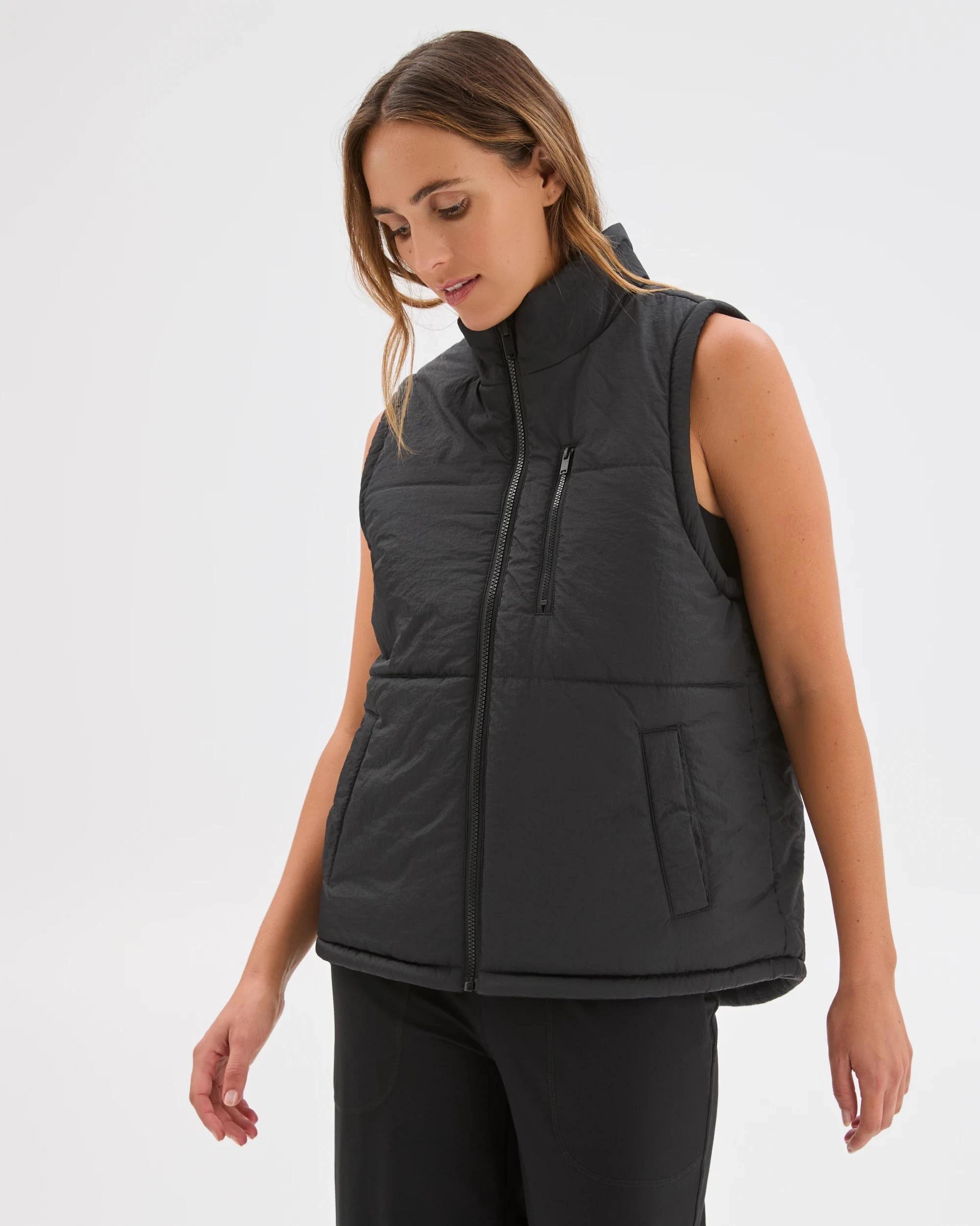 4 Target Woman Reversible Puffer Vest BLACK, 4 of 8